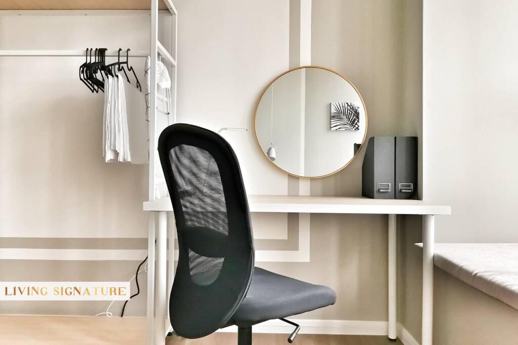 Ceylonz Suites KL Studio near Bukit Bintang - Living Signature