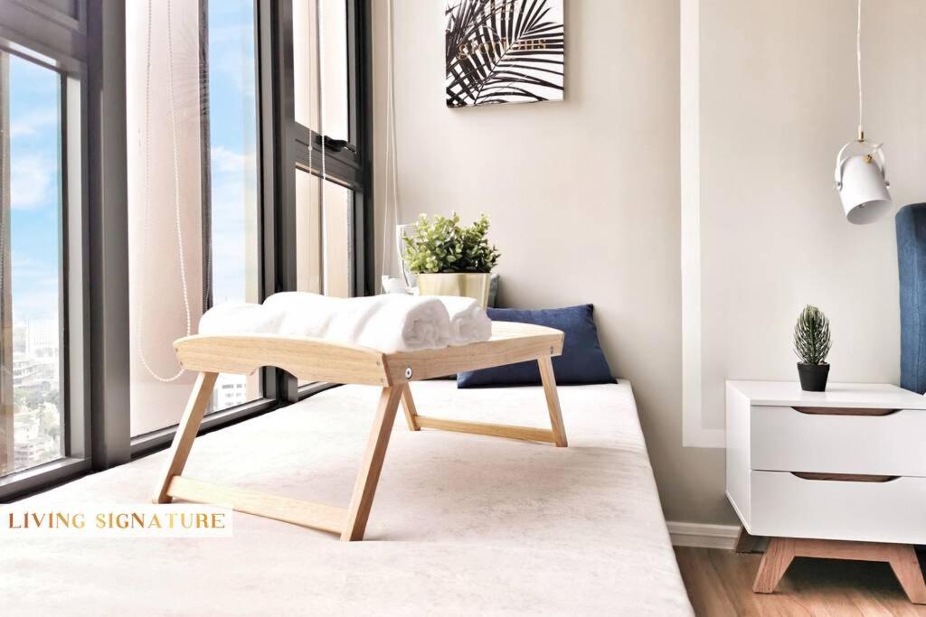 Ceylonz Suites KL Studio near Bukit Bintang - Living Signature