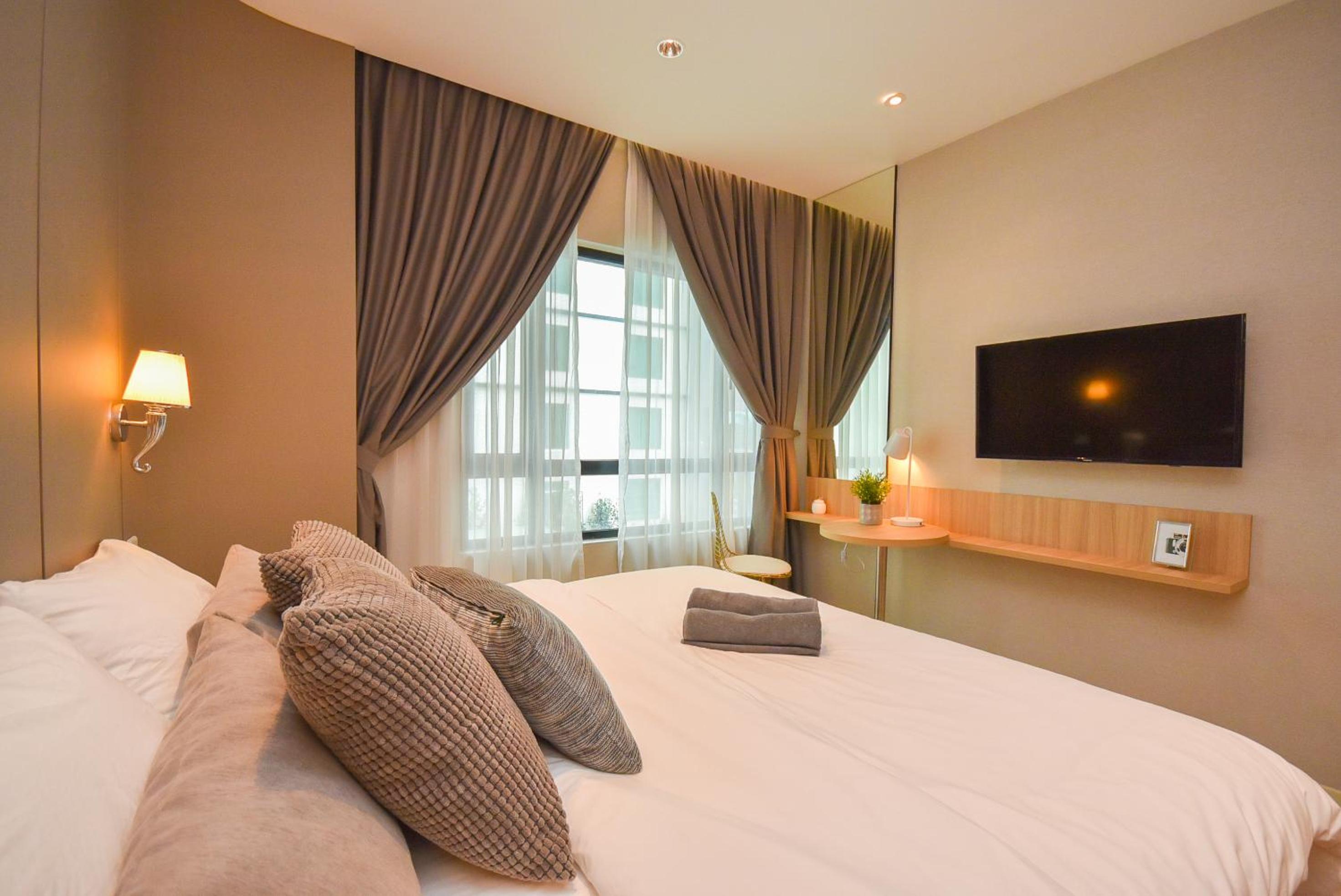 Suasana Residence by Nest Home