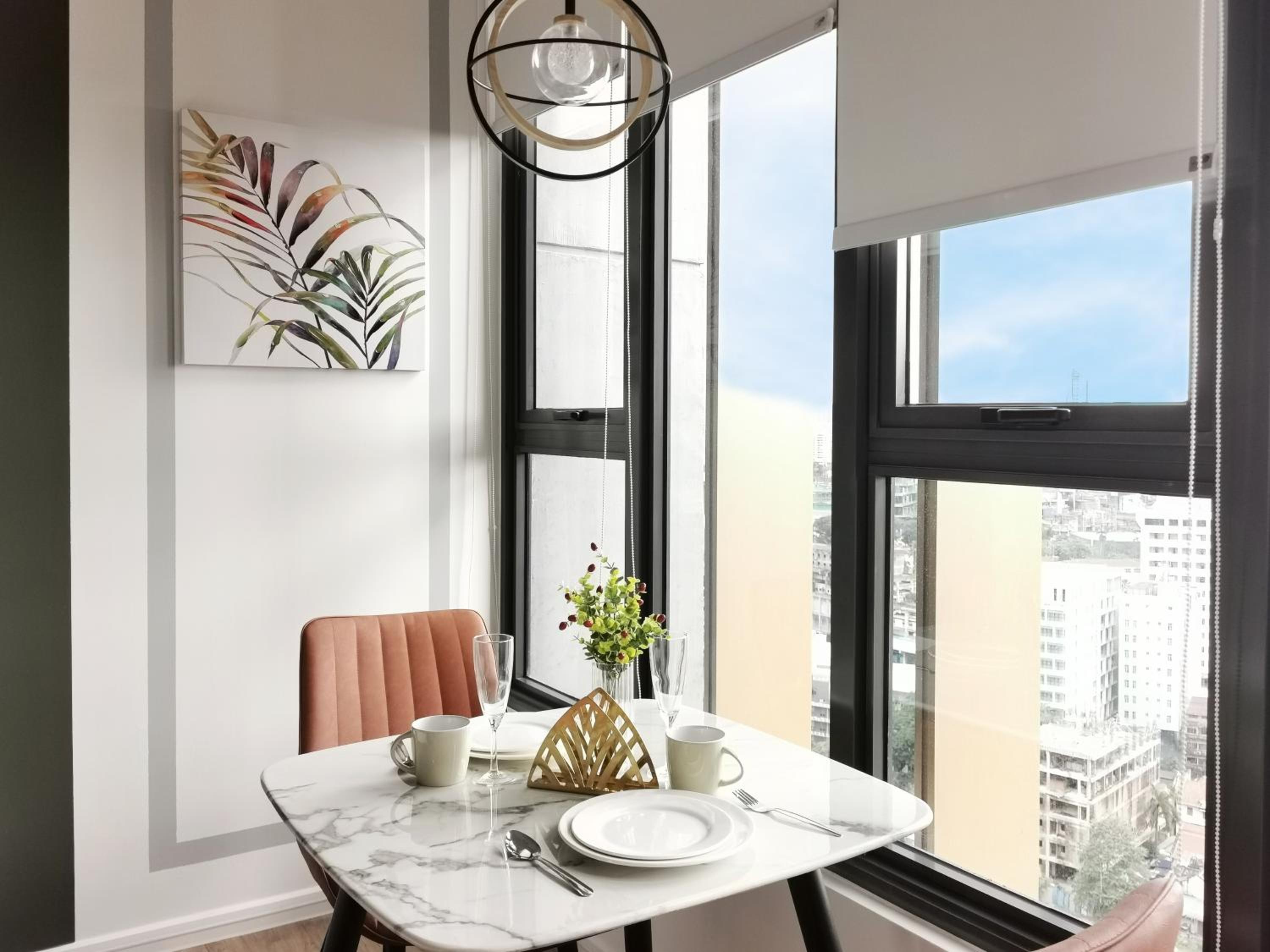 Ceylonz Suites KL Studio near Bukit Bintang - Living Signature