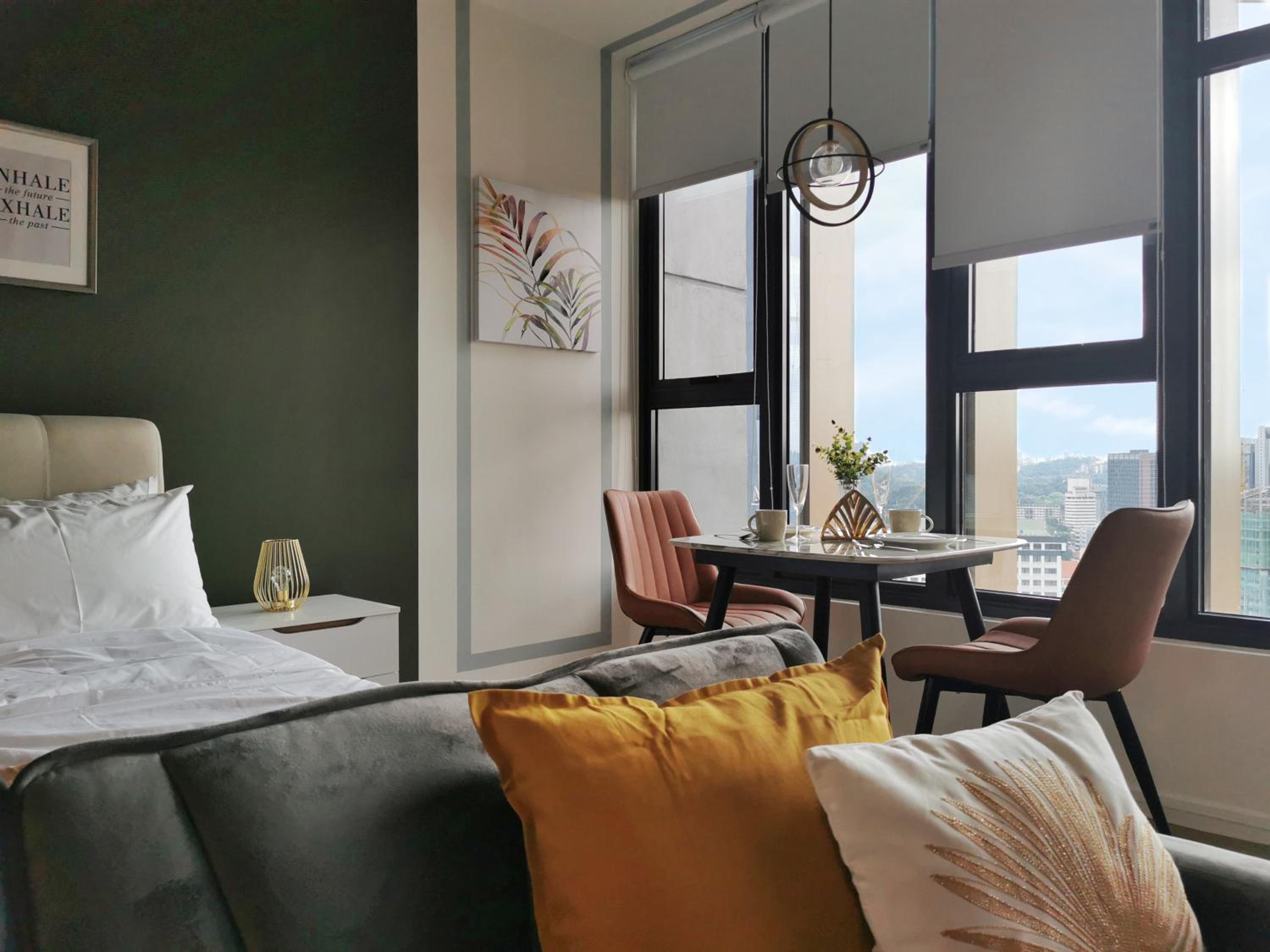 Ceylonz Suites KL Studio near Bukit Bintang - Living Signature