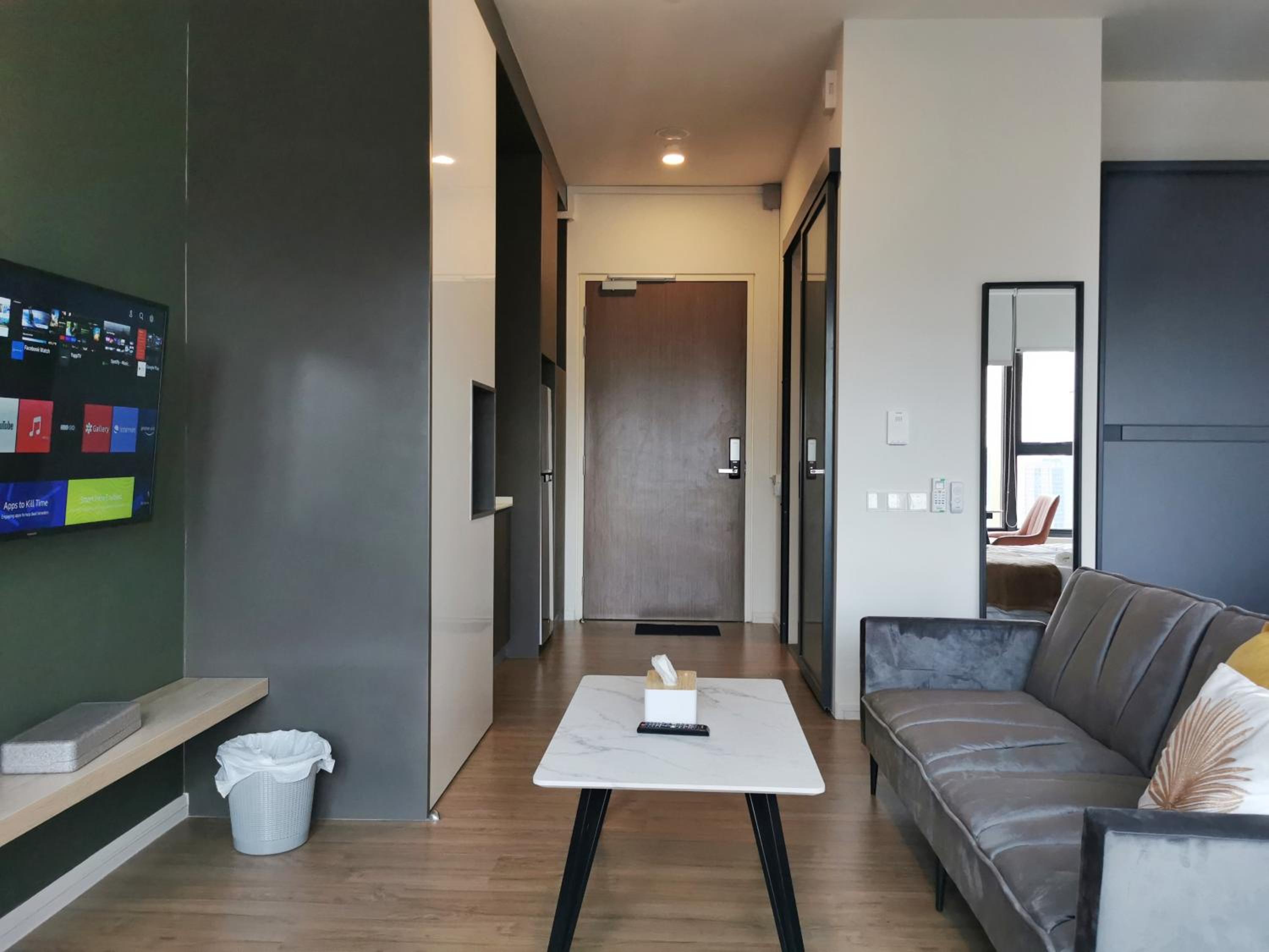 Ceylonz Suites KL Studio near Bukit Bintang - Living Signature