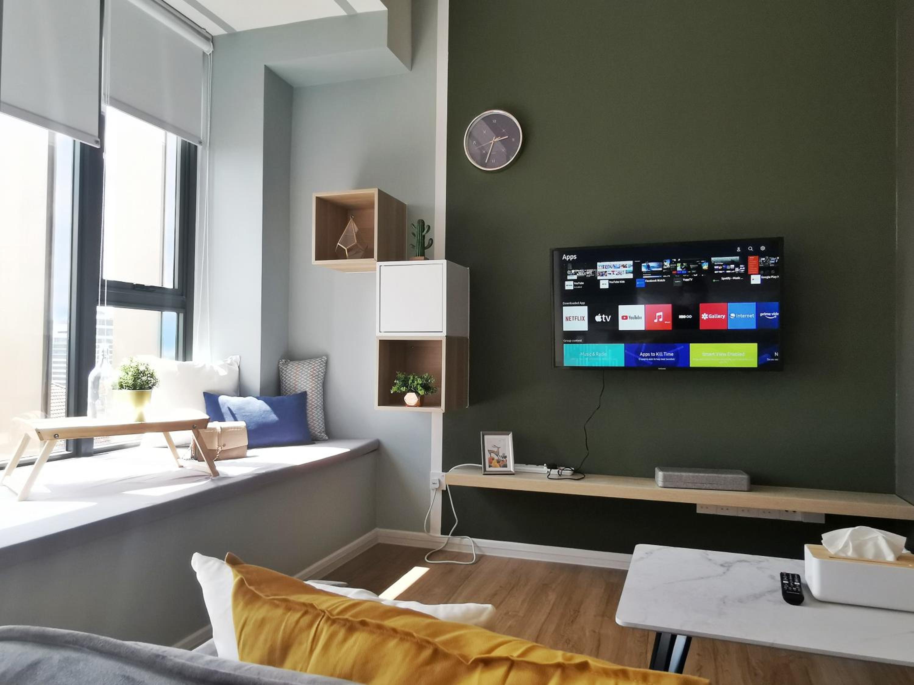 Ceylonz Suites KL Studio near Bukit Bintang - Living Signature