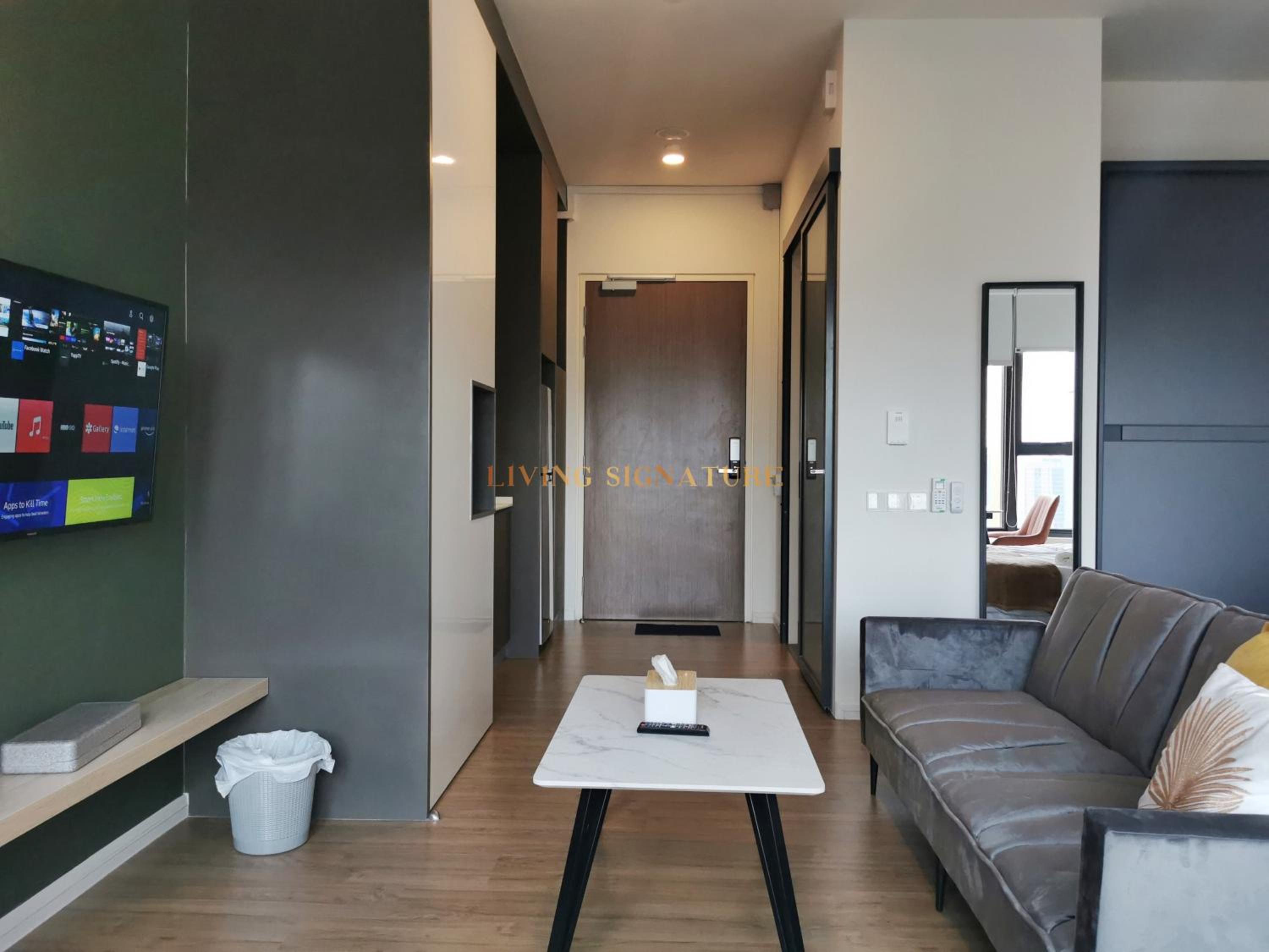 Ceylonz Suites KL Studio near Bukit Bintang - Living Signature
