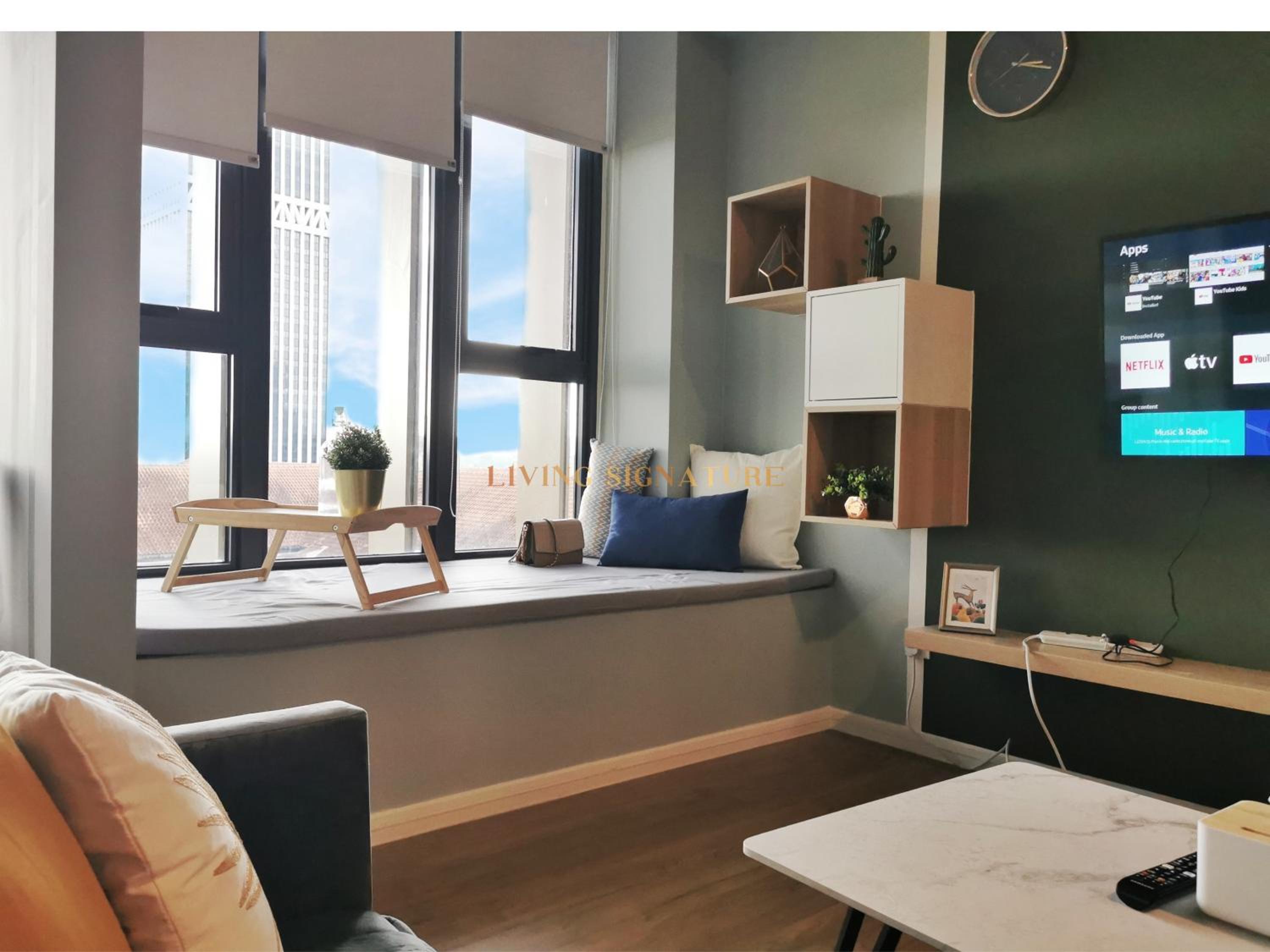 Ceylonz Suites KL Studio near Bukit Bintang - Living Signature