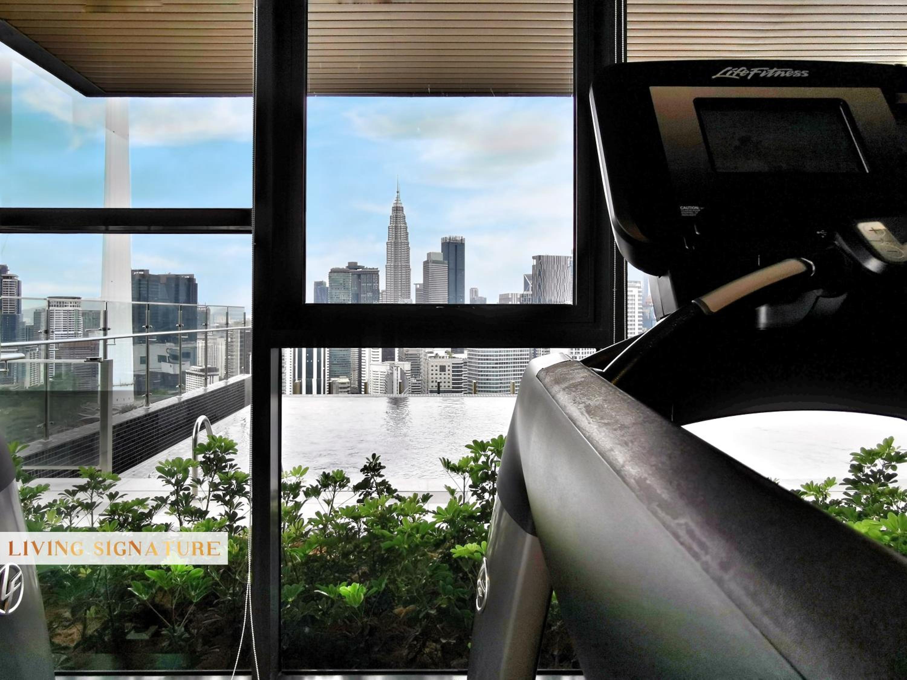 Ceylonz Suites KL Studio near Bukit Bintang - Living Signature