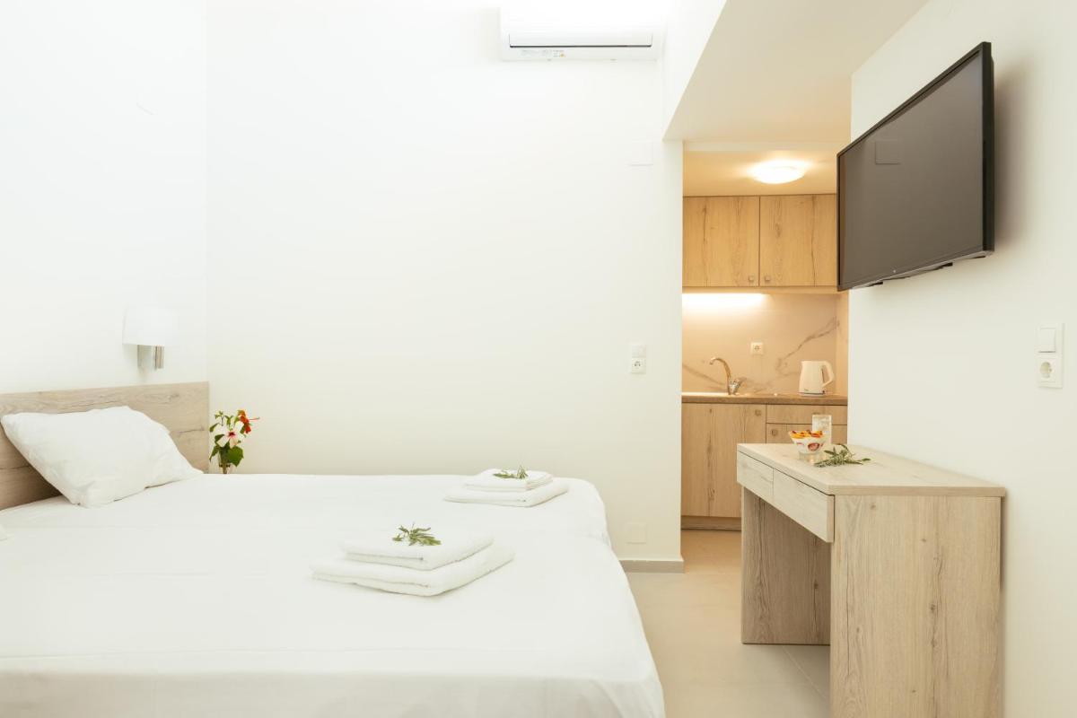 Giannis Apts photo 3