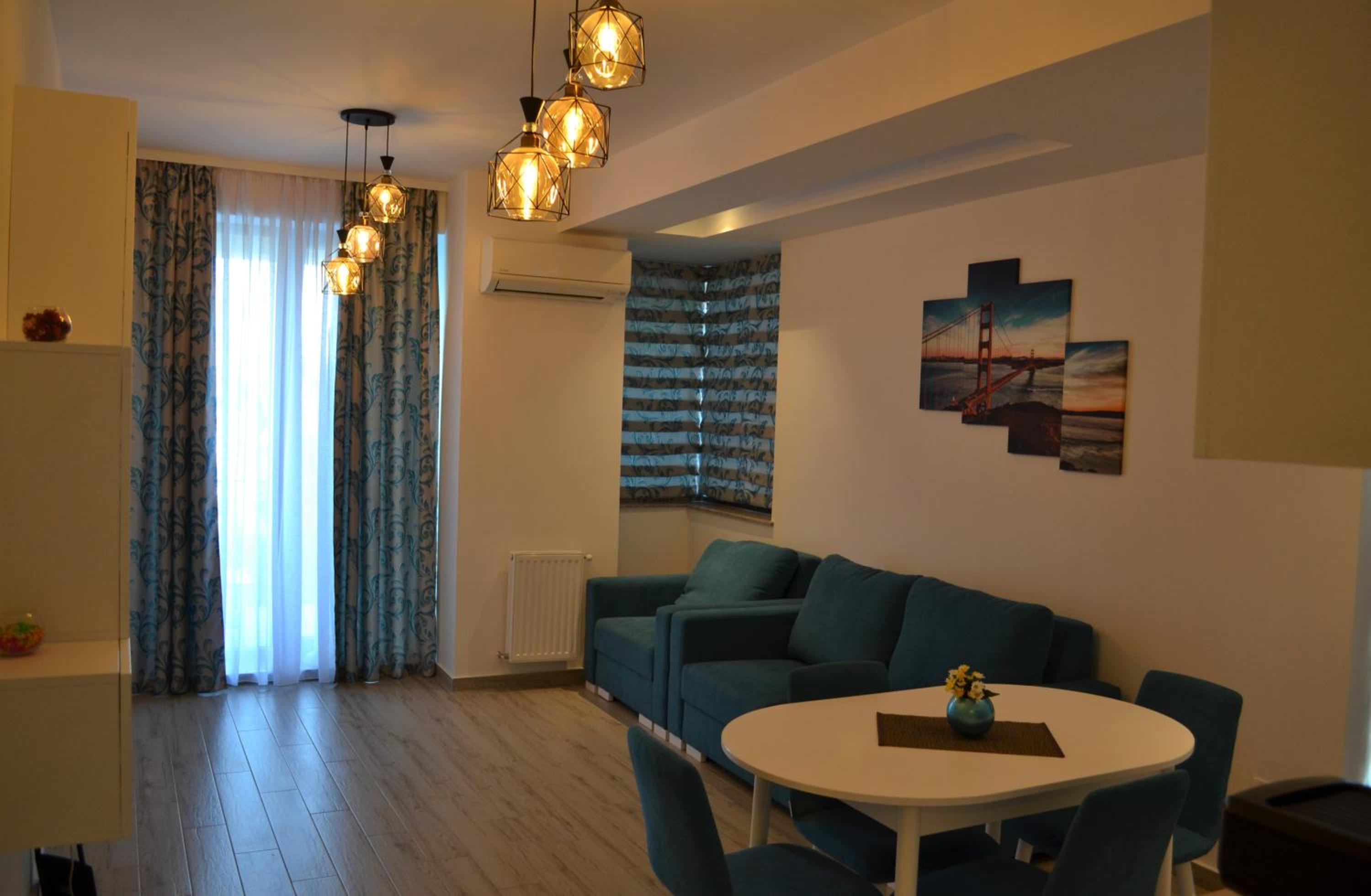 Fancy Beach Apartment view 3