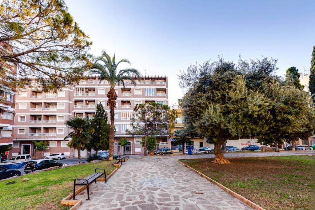 Apartment Ramon Gallud 204 view 4
