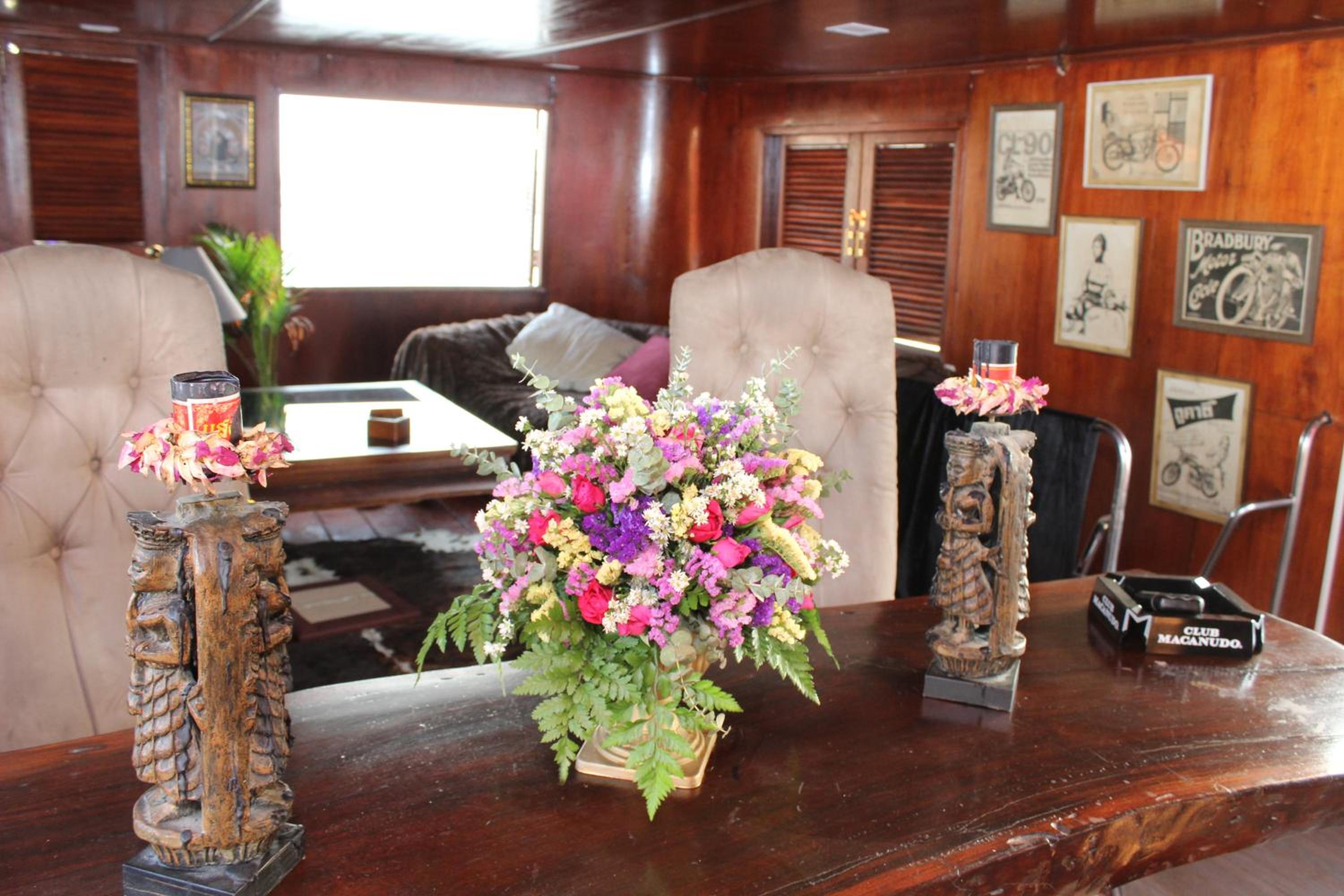 Sabai Sabai Liveaboard Bangkok