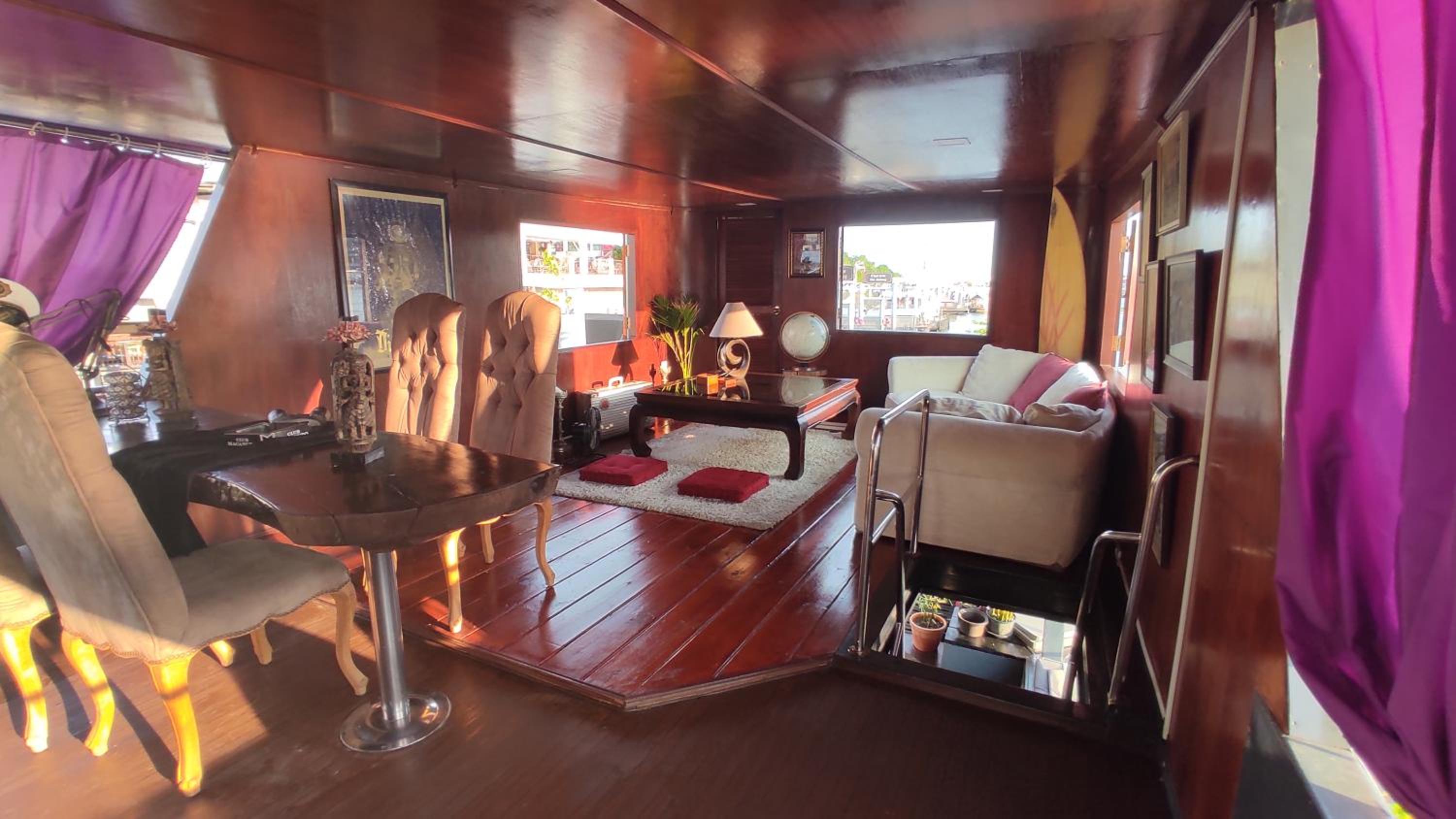 Sabai Sabai Liveaboard Bangkok