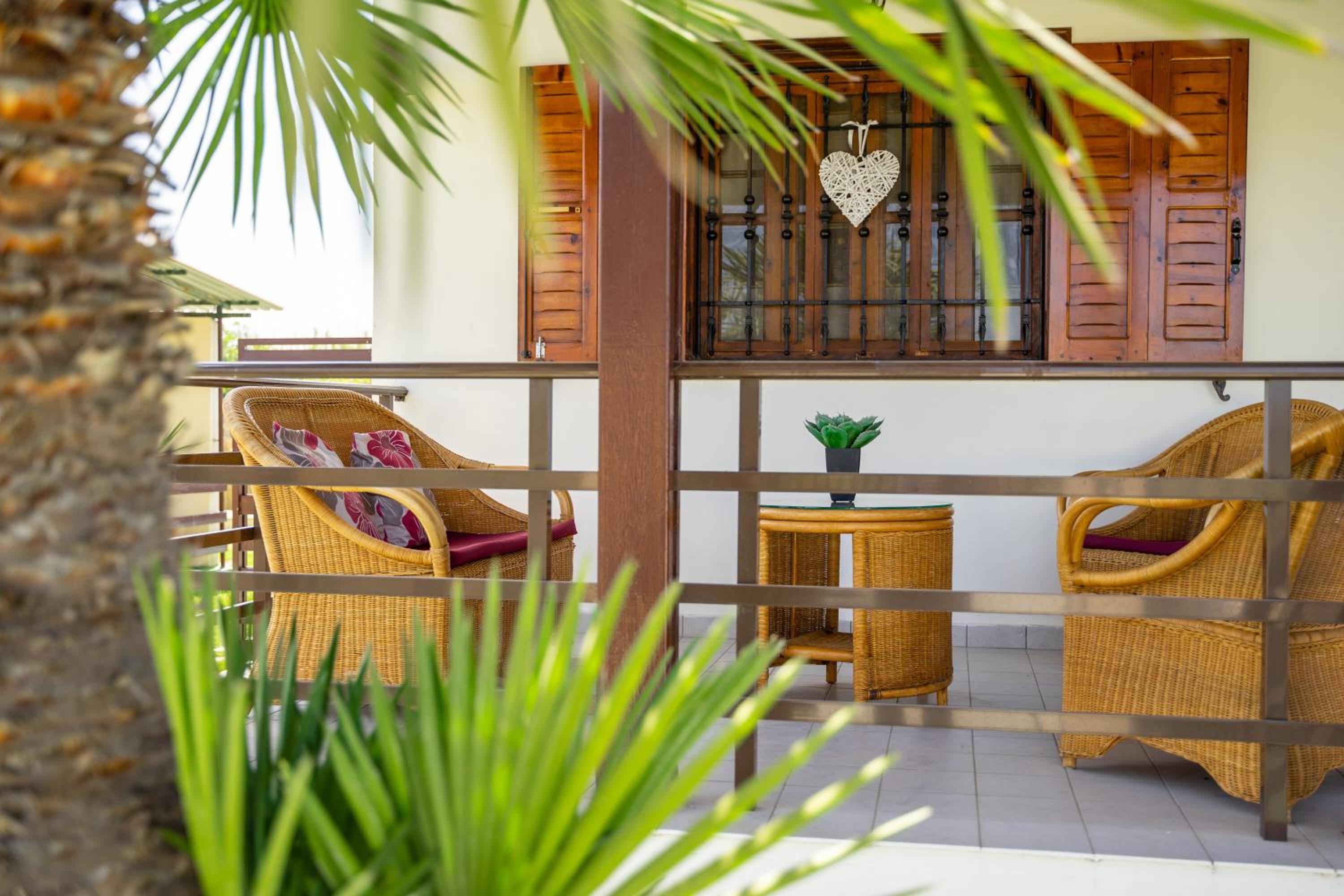 M&B Luxury House view 5