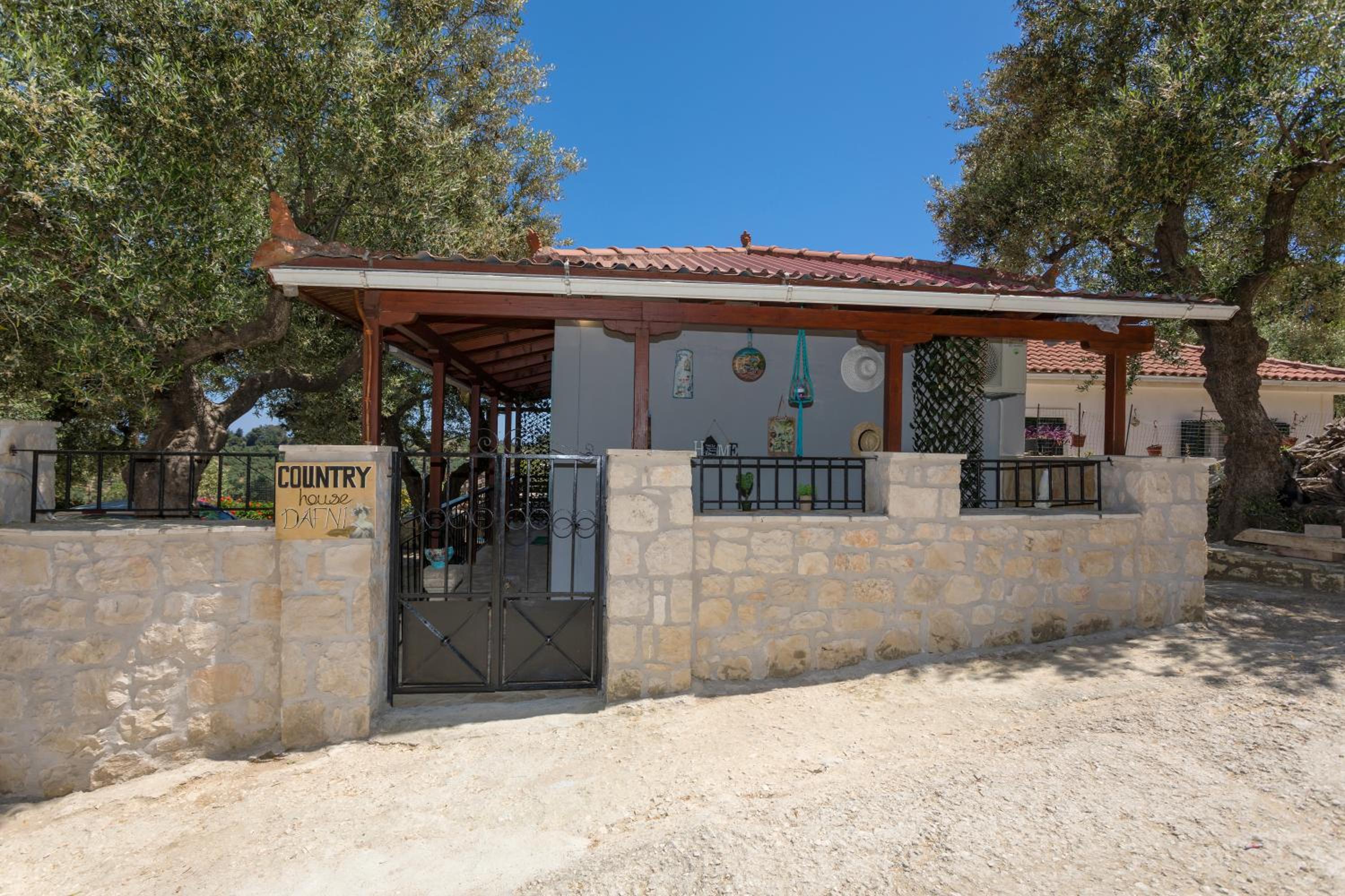 Country House DAFNI view 5