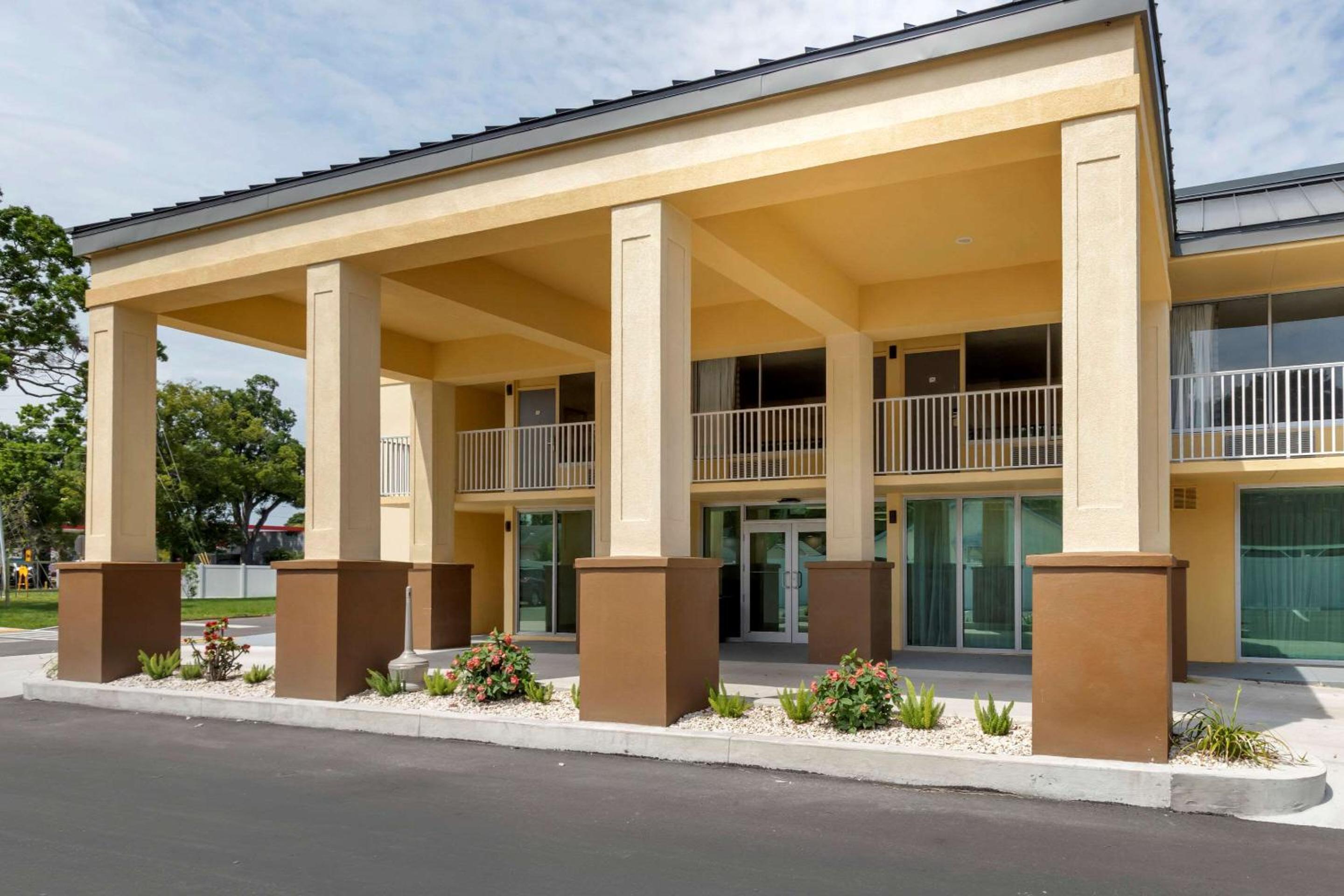 Quality Inn Saint Petersburg North-Tampa Bay - Image 2