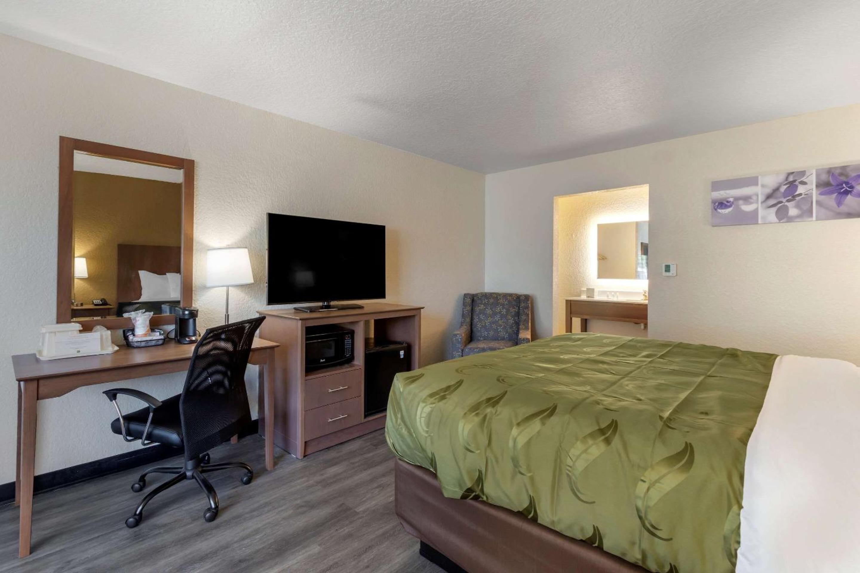 Quality Inn Saint Petersburg North-Tampa Bay