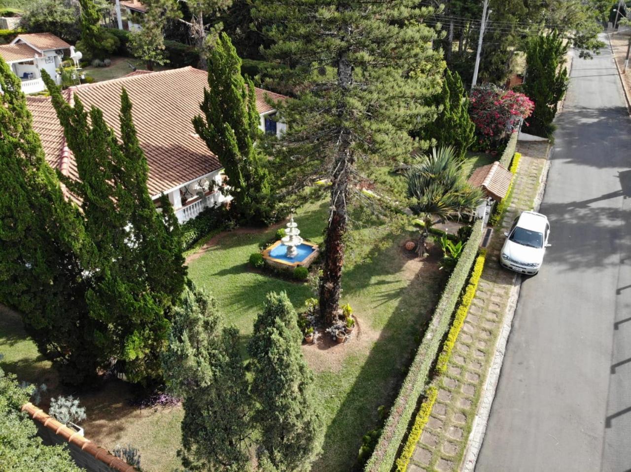 Casa com 2 Quartos em Serra Negra