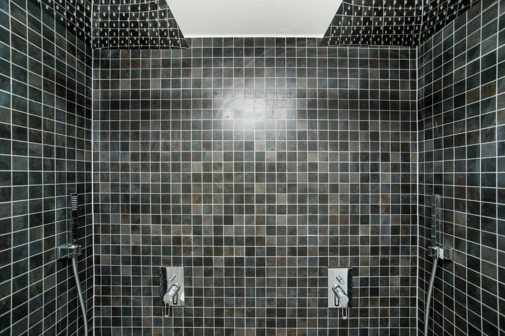 Old Town 1 Bedroom Oasis with AC and Double Shower