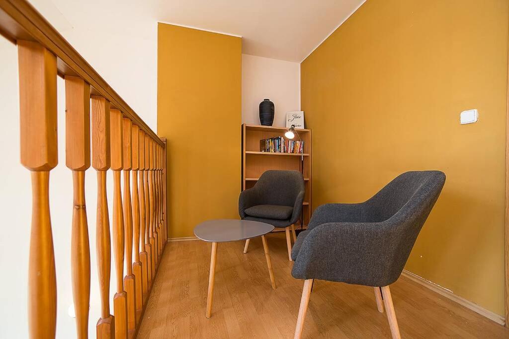 Great Terrace in Big, Central Flat