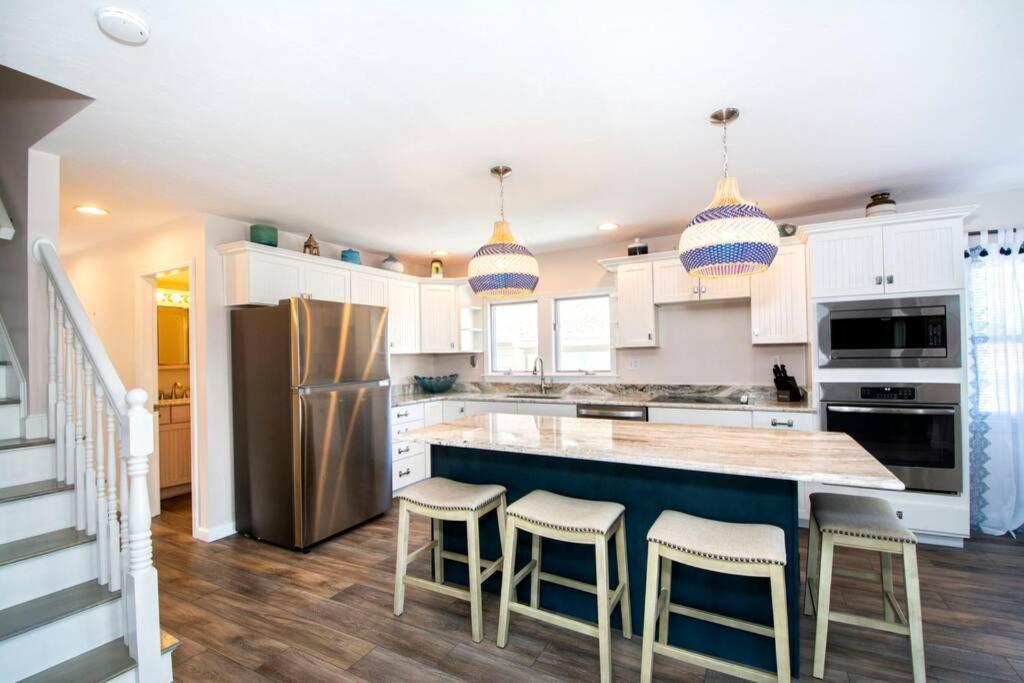 Large 5 Bdrm Home in Desirable Rexhame Beach! view 5