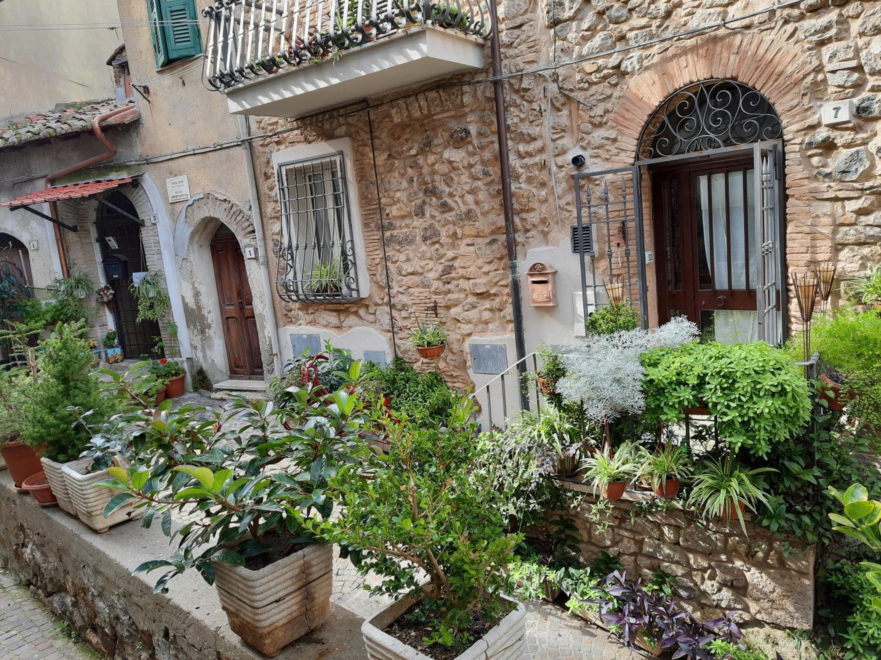 MG Residence Tolfa "Piazza Vecchia" view 3