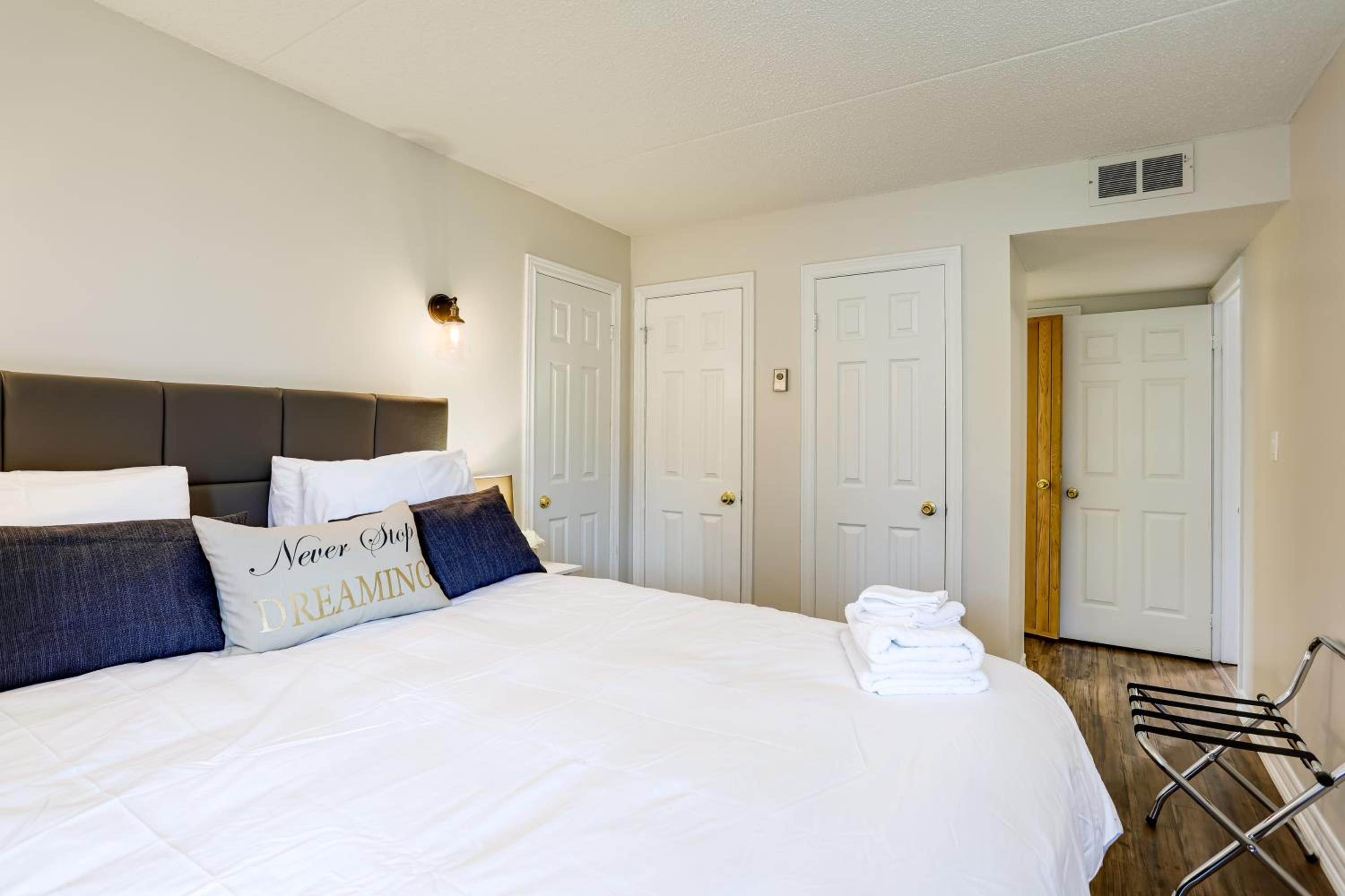 Wintergreen Retreat with Private Sauna & Patio 82291