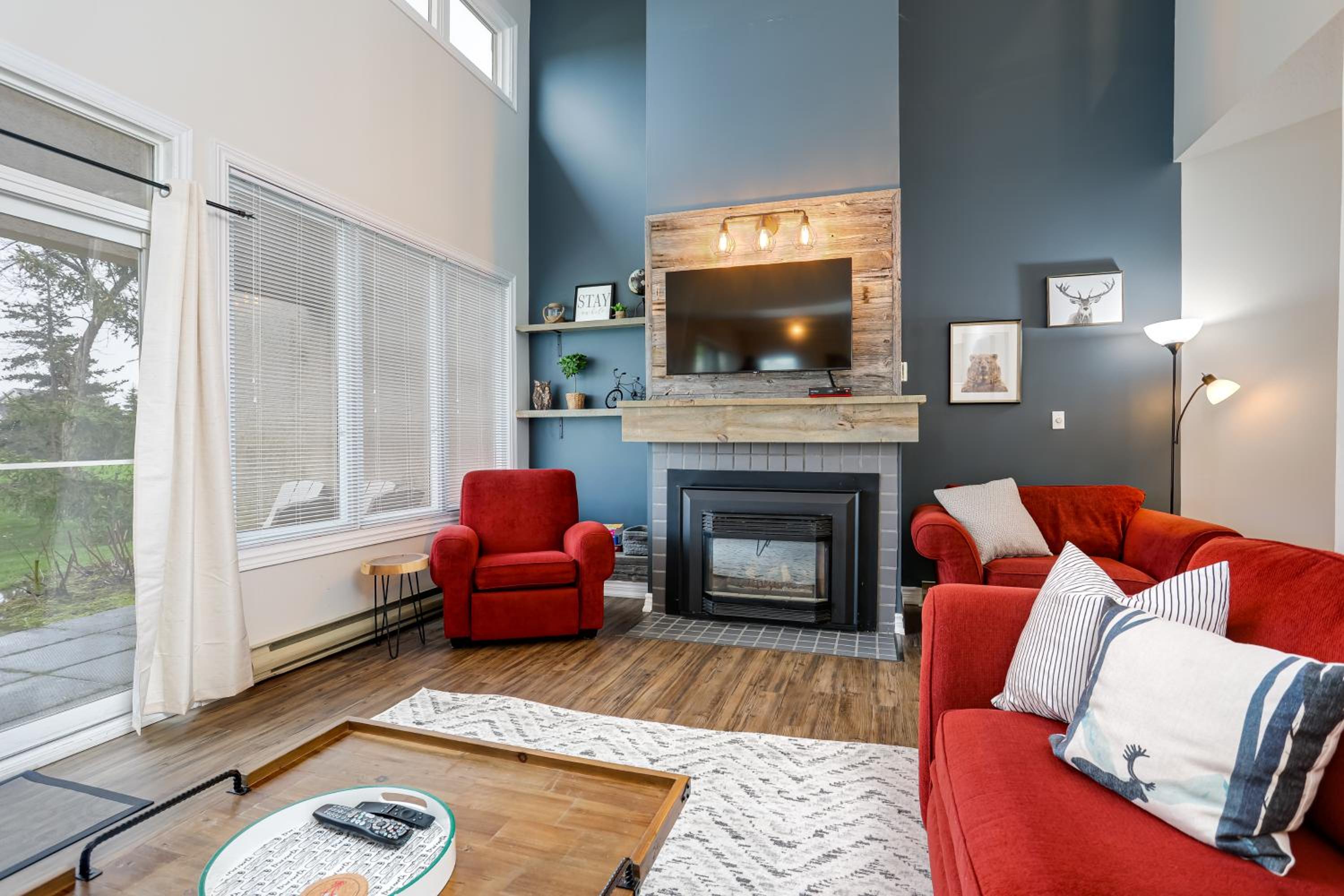 Wintergreen Retreat with Private Sauna & Patio 82291