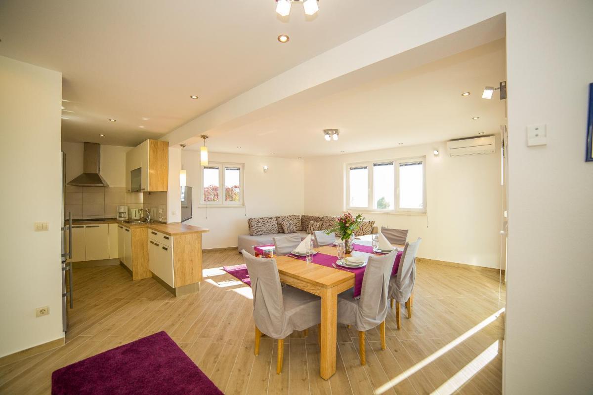 Seaside Apartment Lucie photo 5