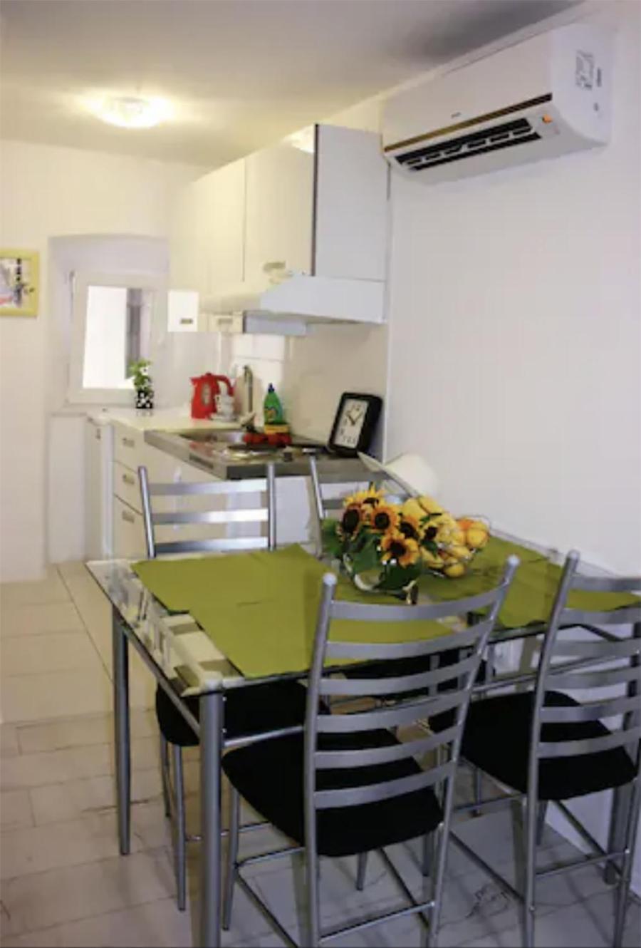 Old Town centar, cozy and quiet modern apartment