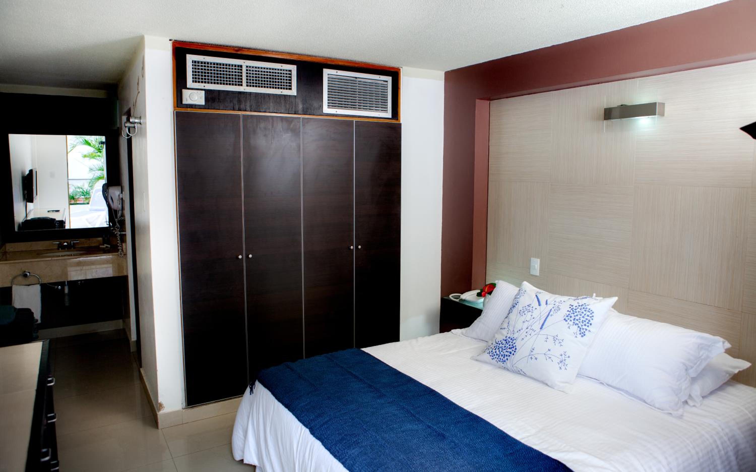 Hotel Margarita Dynasty - Photo 22