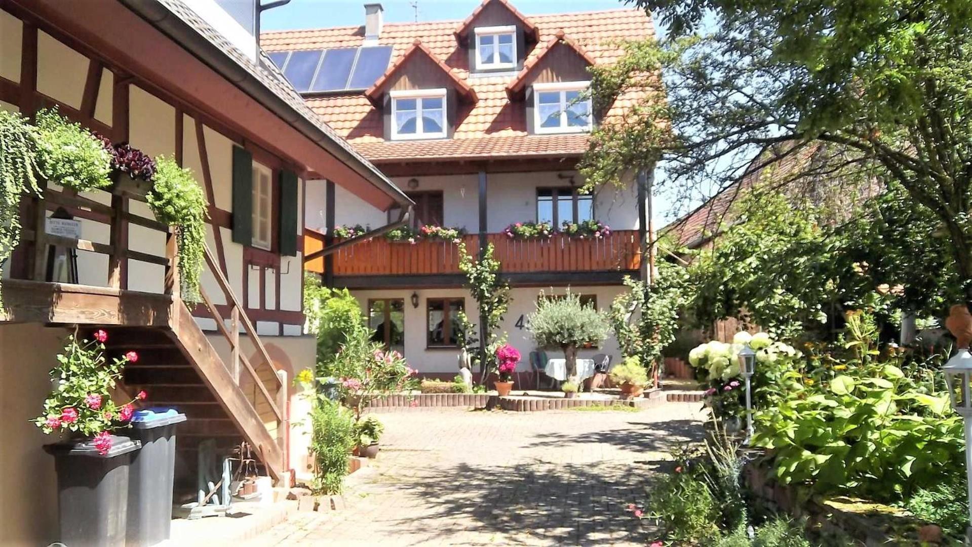 Galerie Ueber den Gaerten