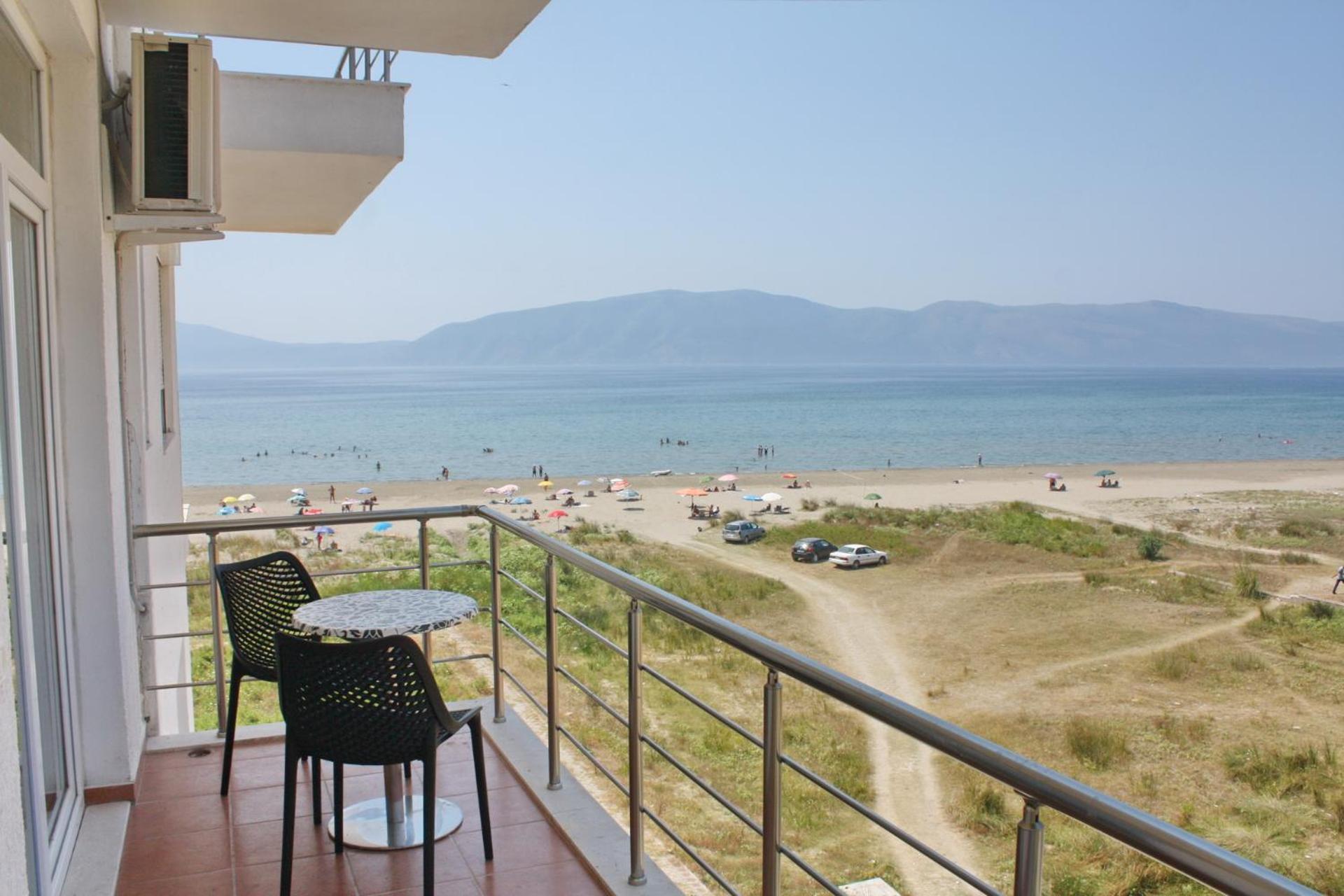 Eirik's beachfront apartments & penthouse