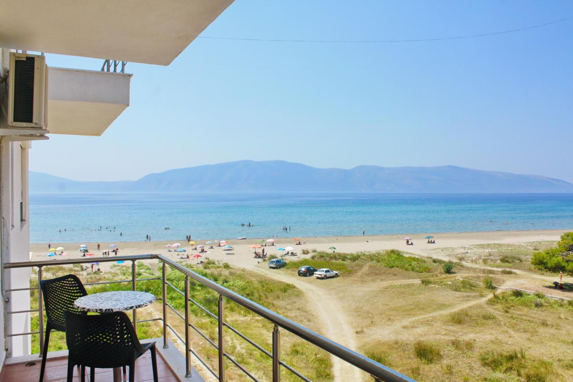 Eirik's beachfront apartments & penthouse