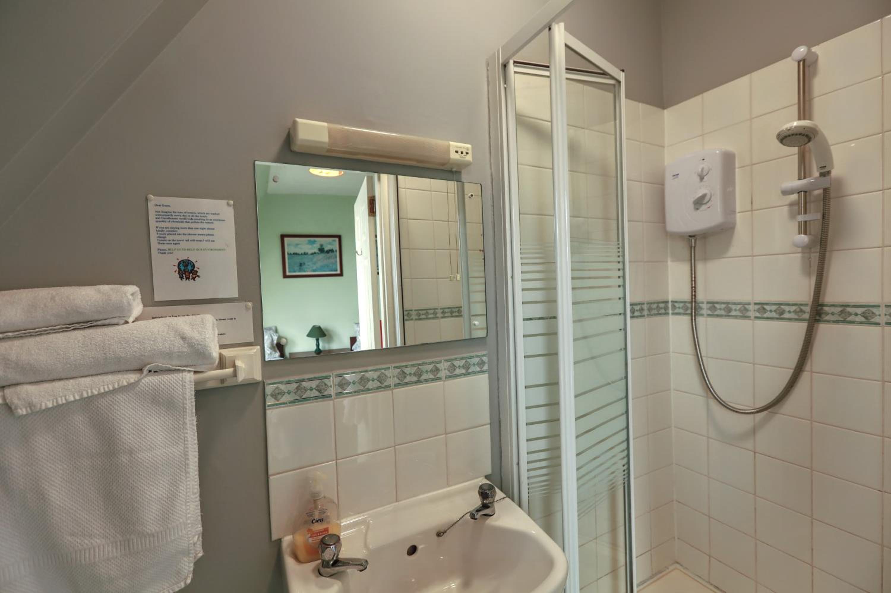 Airdenair Guest House