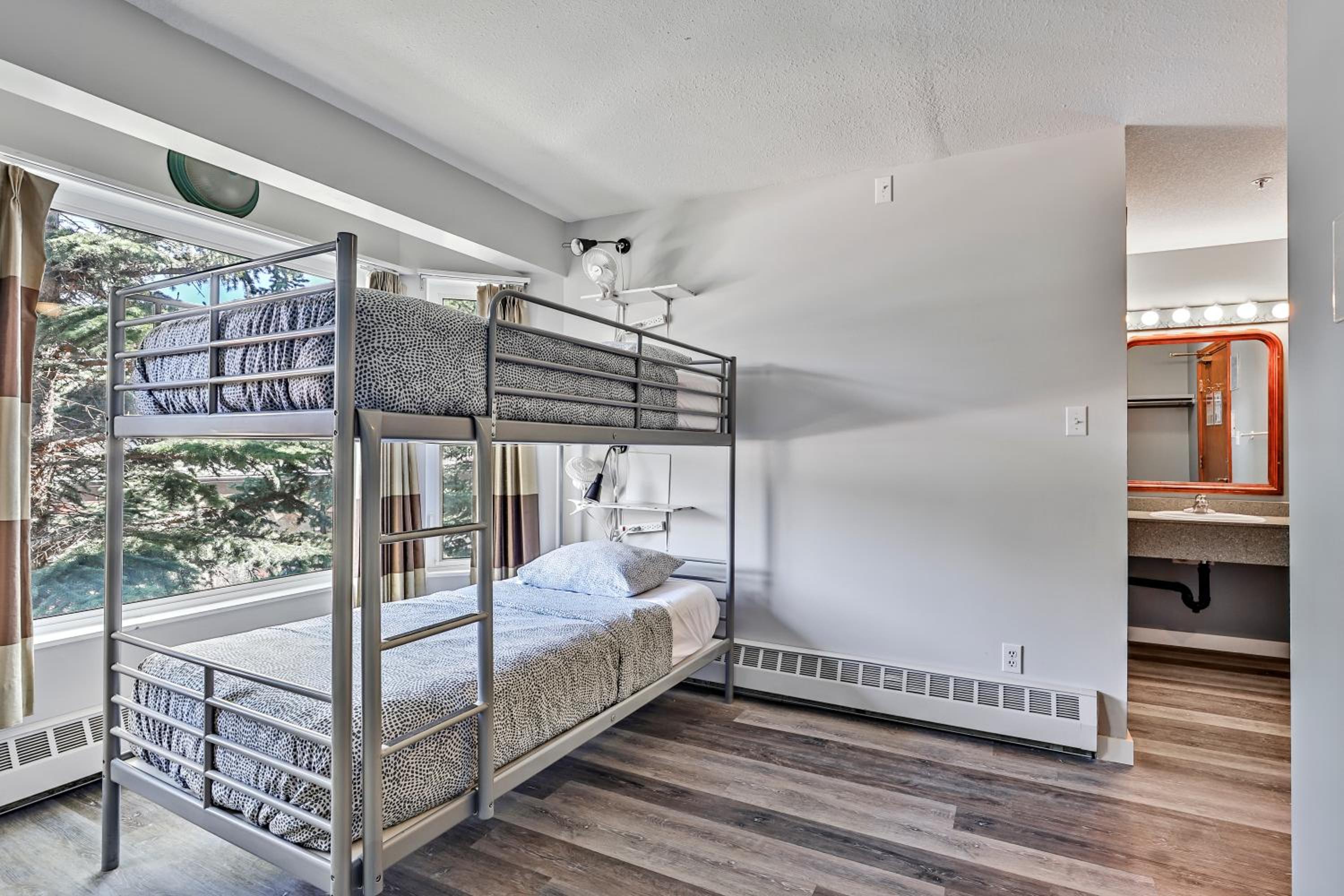 Samesun Banff Hostel