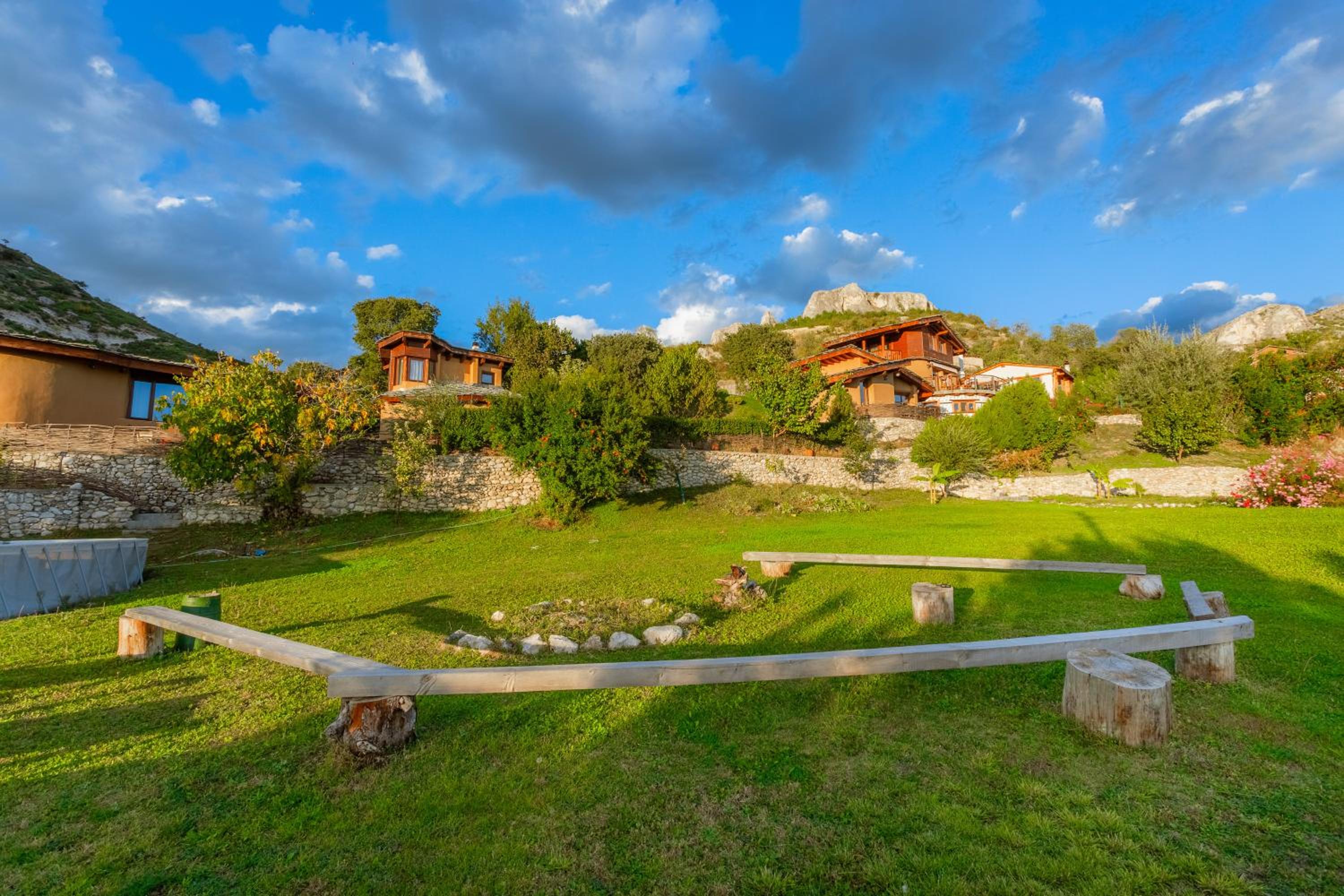 Eco Village Under the Cliffs
