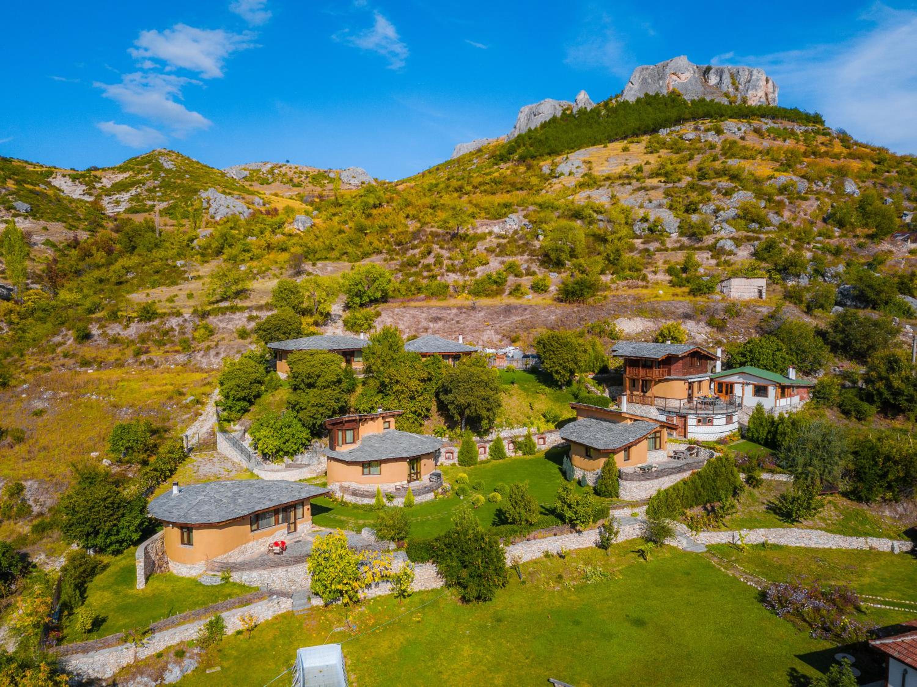Eco Village Under the Cliffs