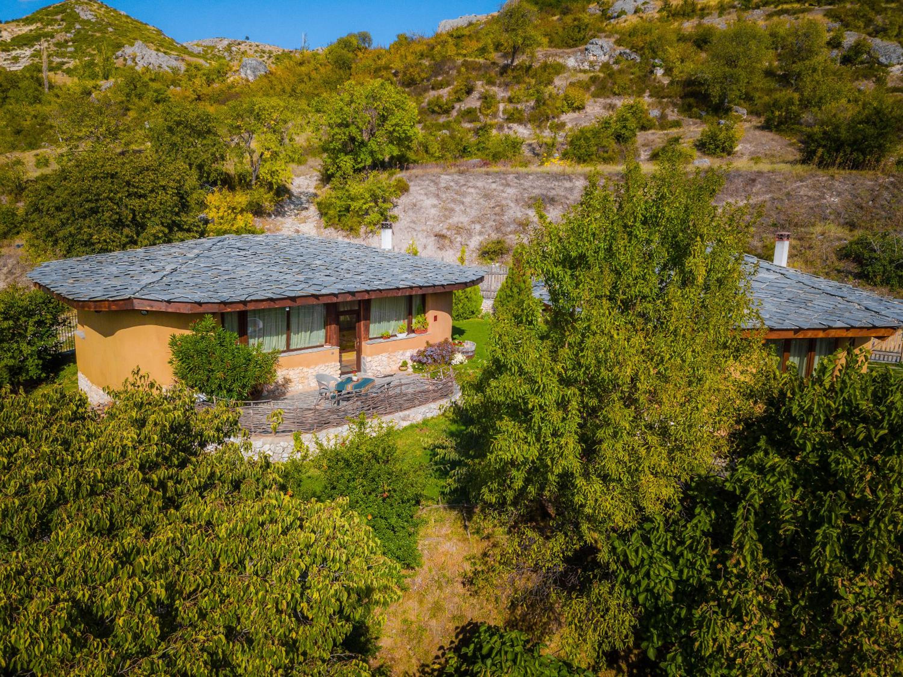 Eco Village Under the Cliffs