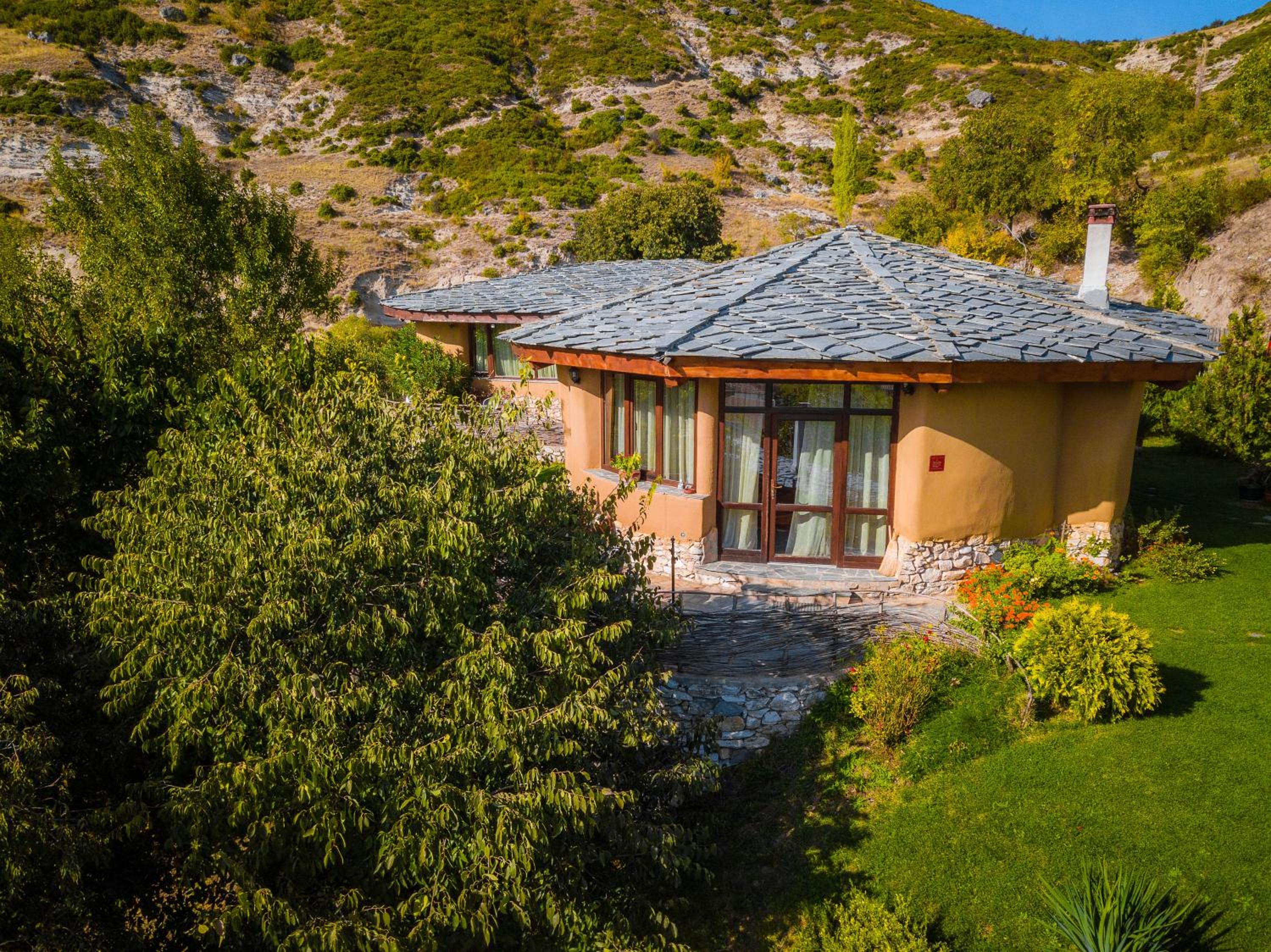 Eco Village Under the Cliffs