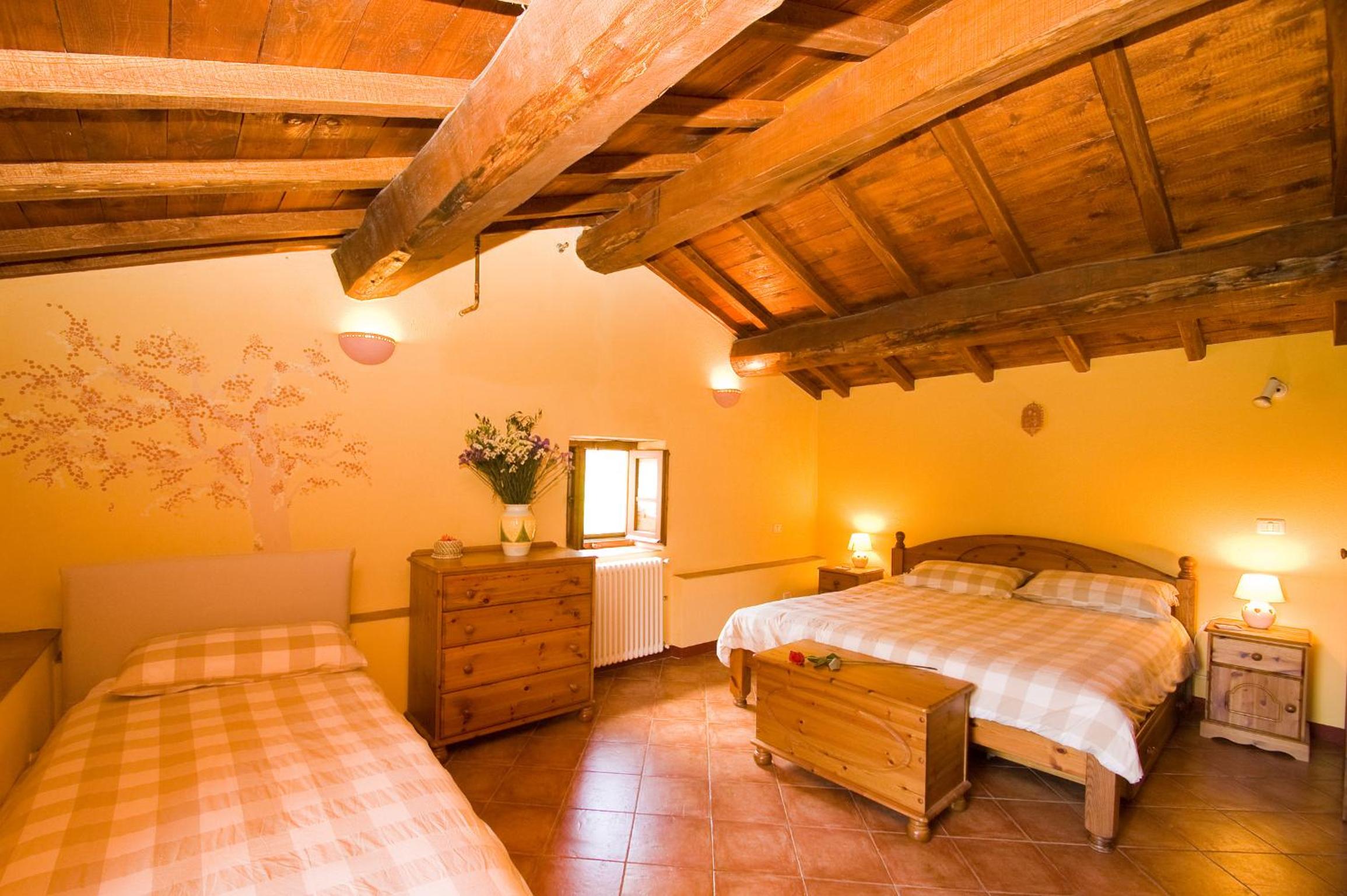 Il Mulino - beautiful, family-friendly Tuscan villa with fenced pool view 4