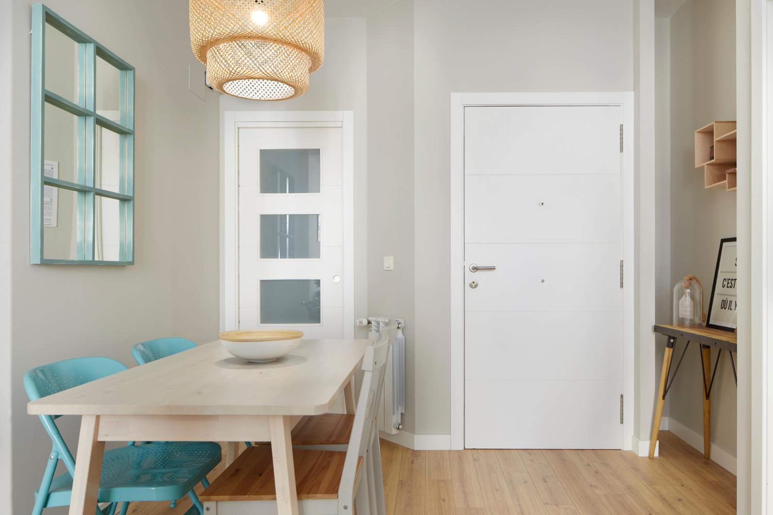 CONCHA SUITE Brand NEW & Style