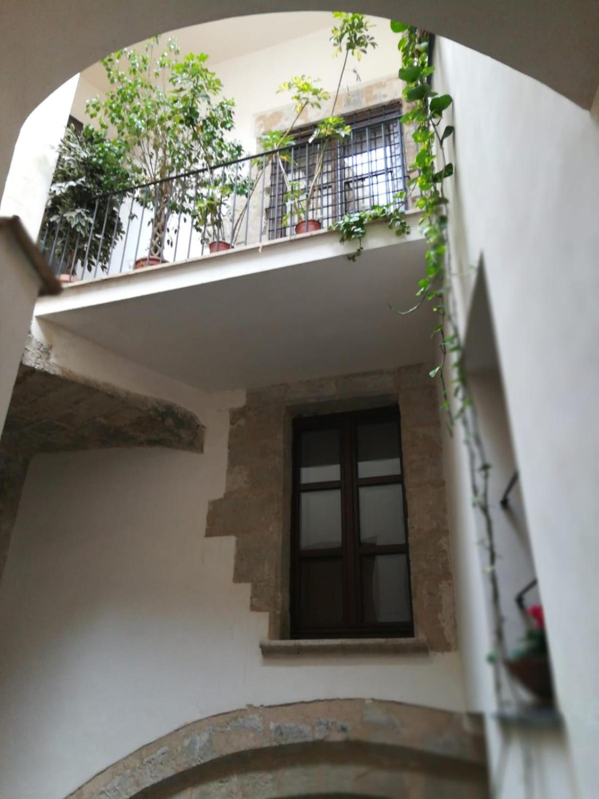 "Guttuso tribute suite" experience apartment view 4