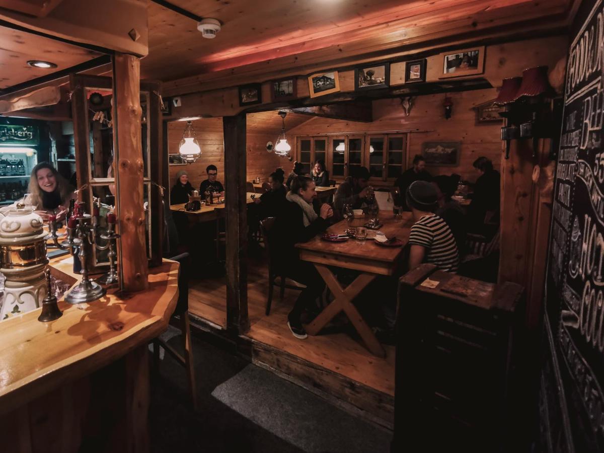 Mountain Hostel Gimmelwald 8
