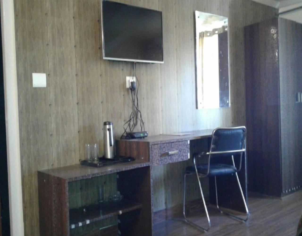 Photo 6