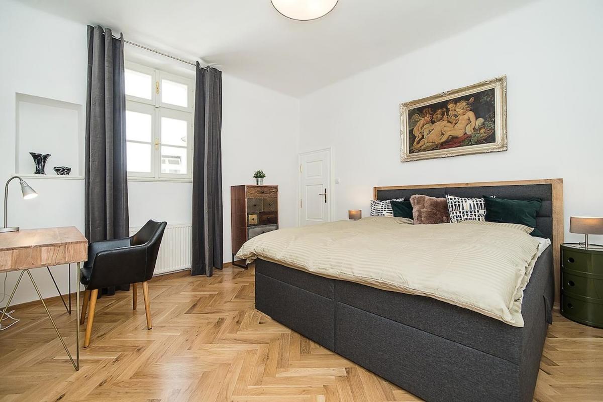 Newly renovated 1-bed apartment at Charles Bridge