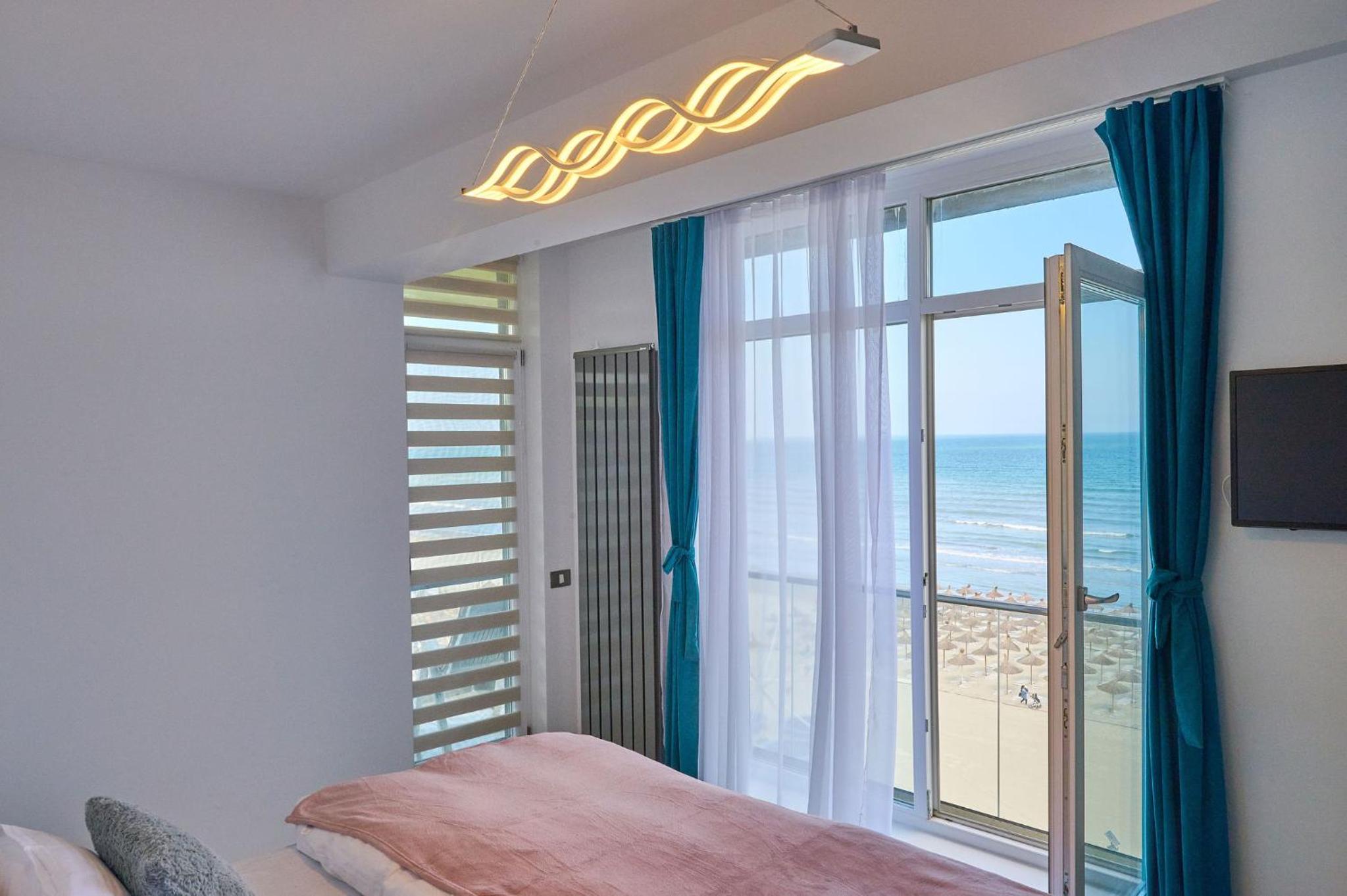 Crazy Sea View 2BR Apartment Spa Pools Resort- Parking view 2