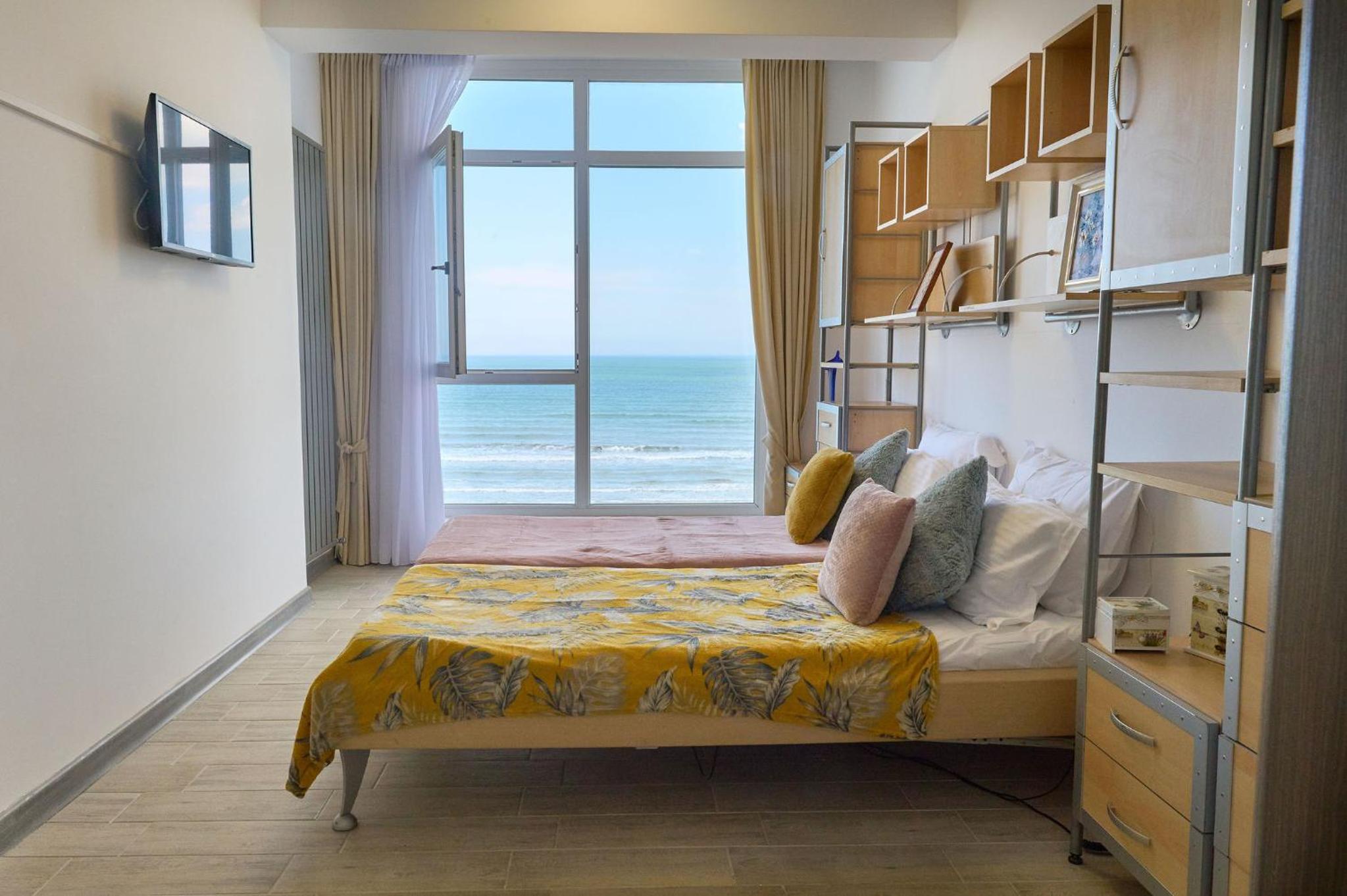 Crazy Sea View 2BR Apartment Spa Pools Resort- Parking view 4