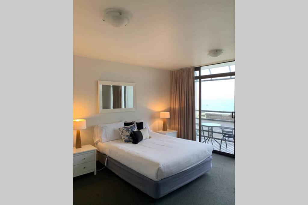 Oceanscape ~ OCEAN VIEWS Uninterrupted