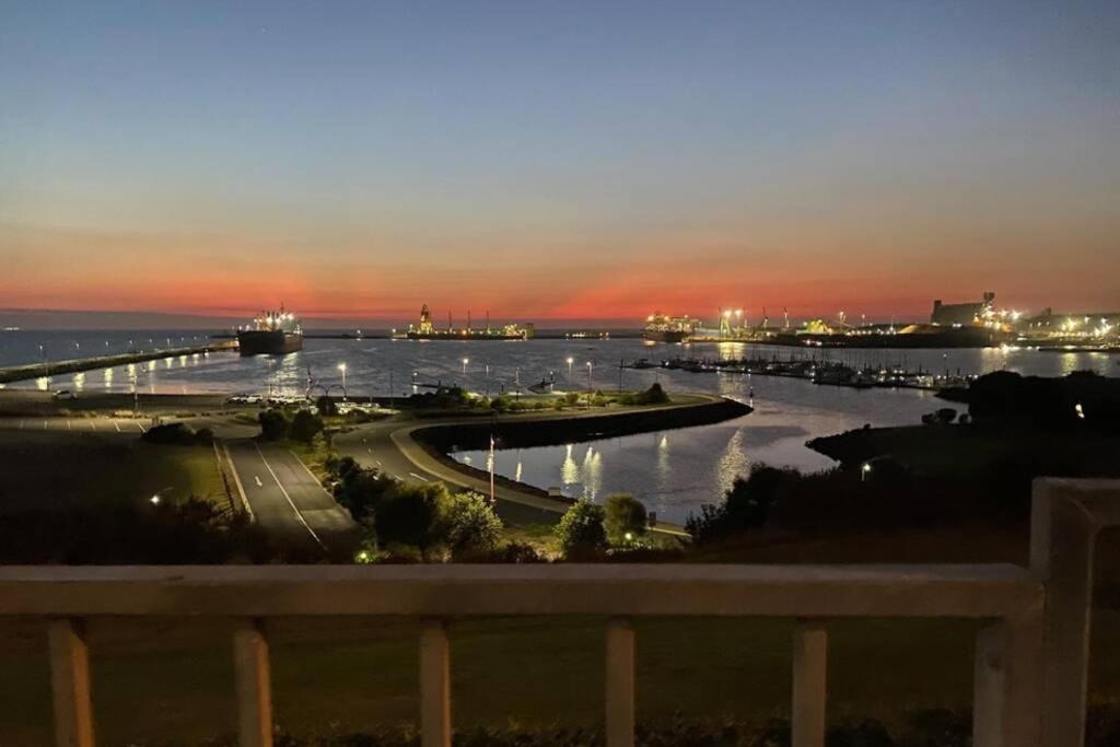 Oceanscape ~ OCEAN VIEWS Uninterrupted