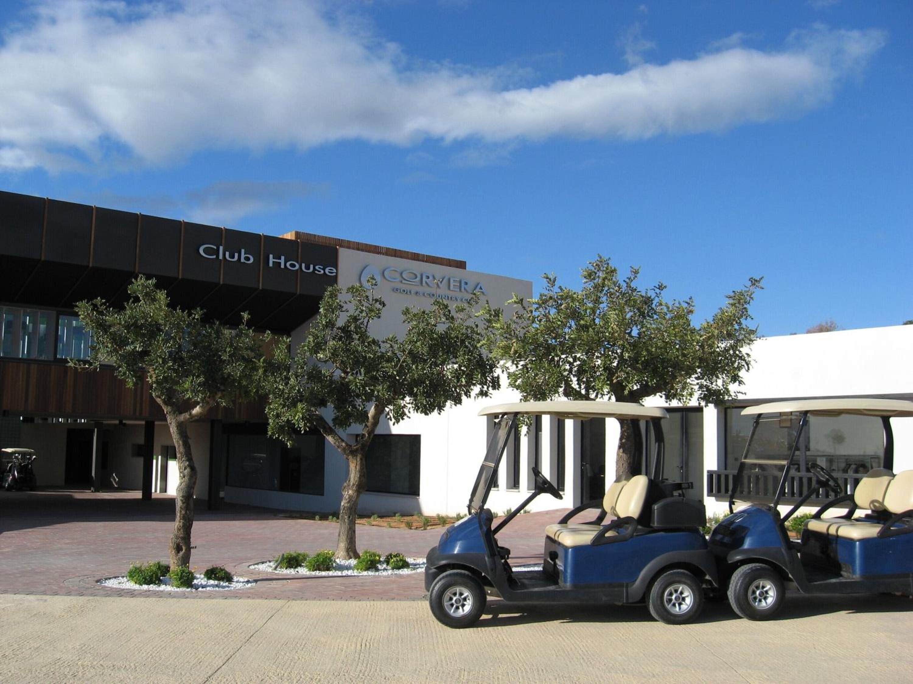 First Floor Non Smoking Air Conditioned 4 Person Luxury Golf Apartment view 3