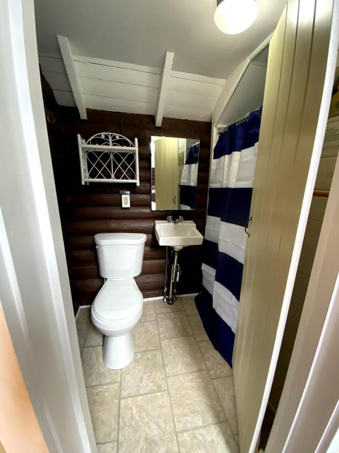 Pine Grove Cottages